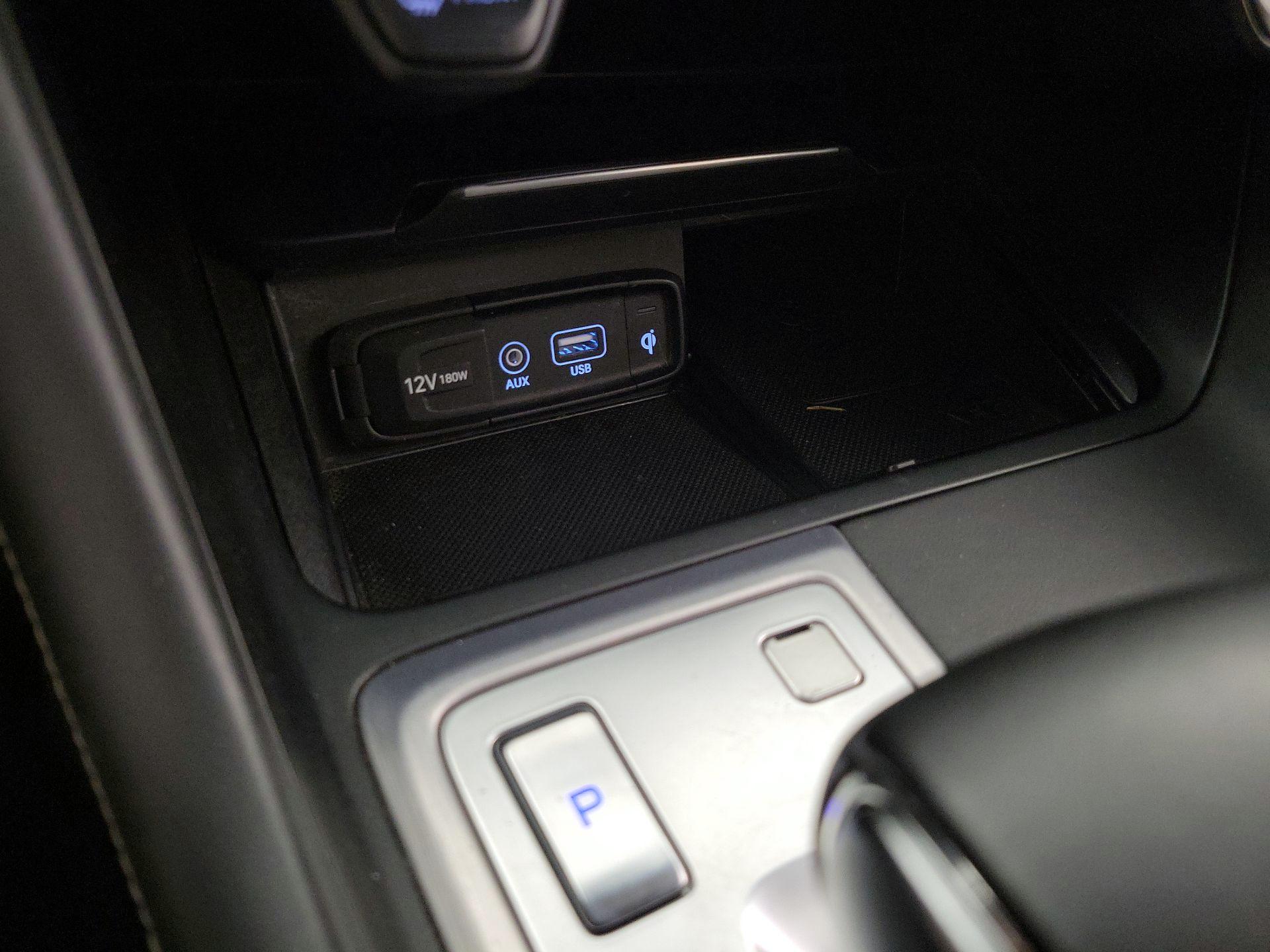 Thumbnail: 2019 Genesis G70 - 19