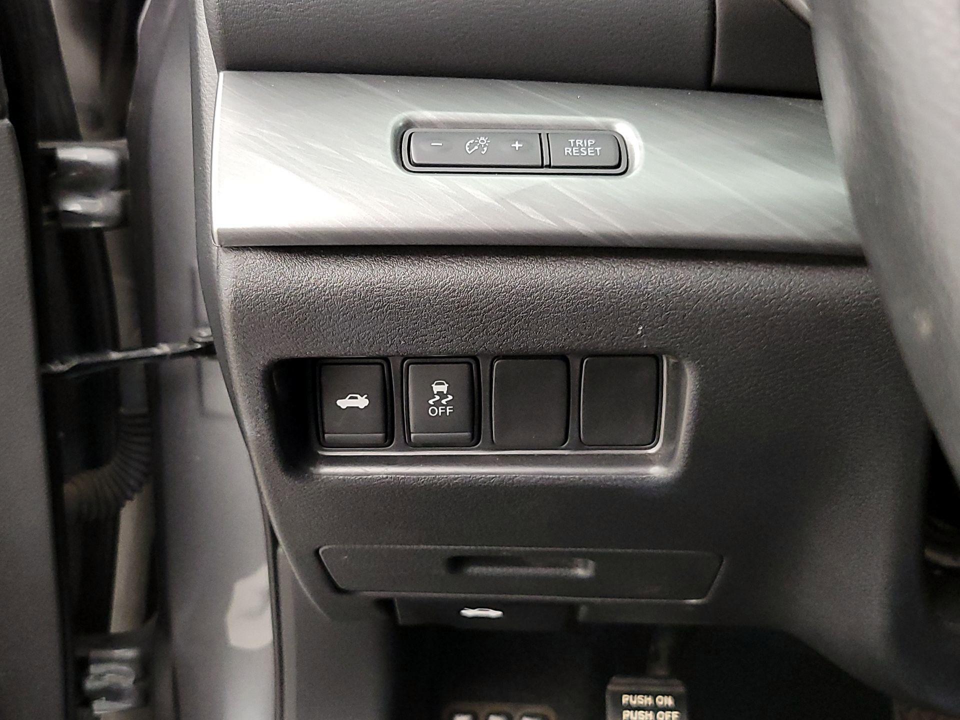 Thumbnail: 2018 Nissan Maxima - 13