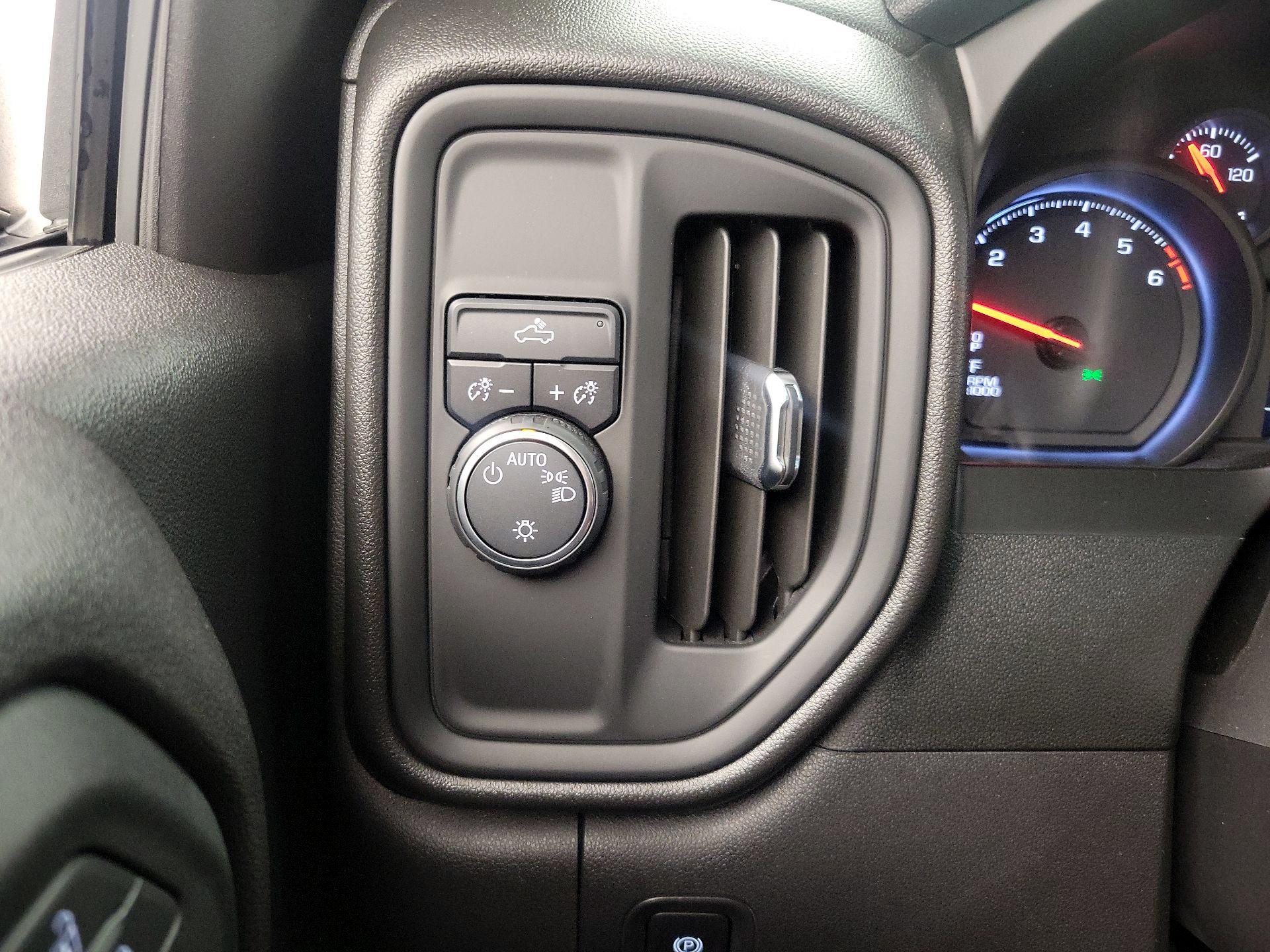 Thumbnail: 2021 Chevrolet Silverado 1500 - 13