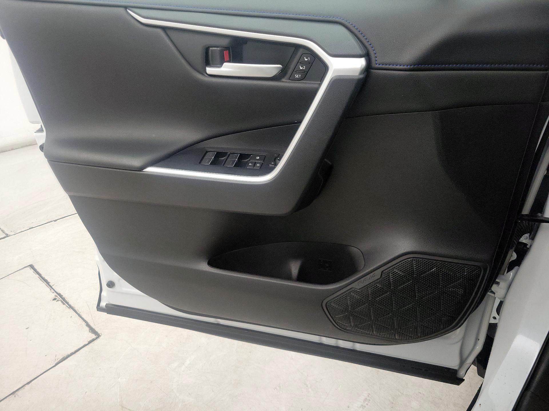 Thumbnail: 2023 Toyota RAV4 - 12