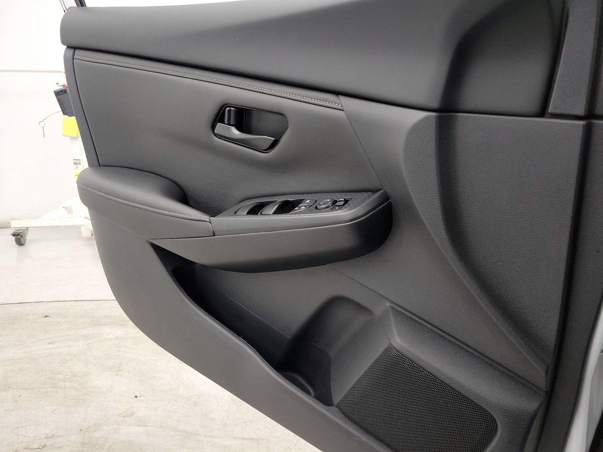 Thumbnail: 2025 Nissan Sentra - 12