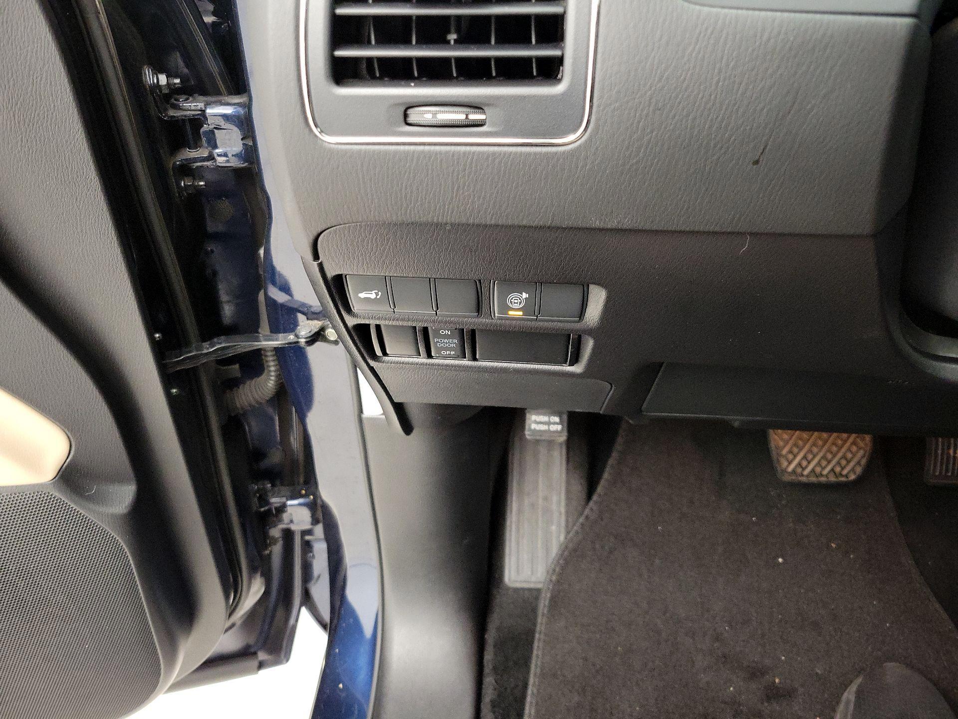 Thumbnail: 2021 Nissan Armada - 13