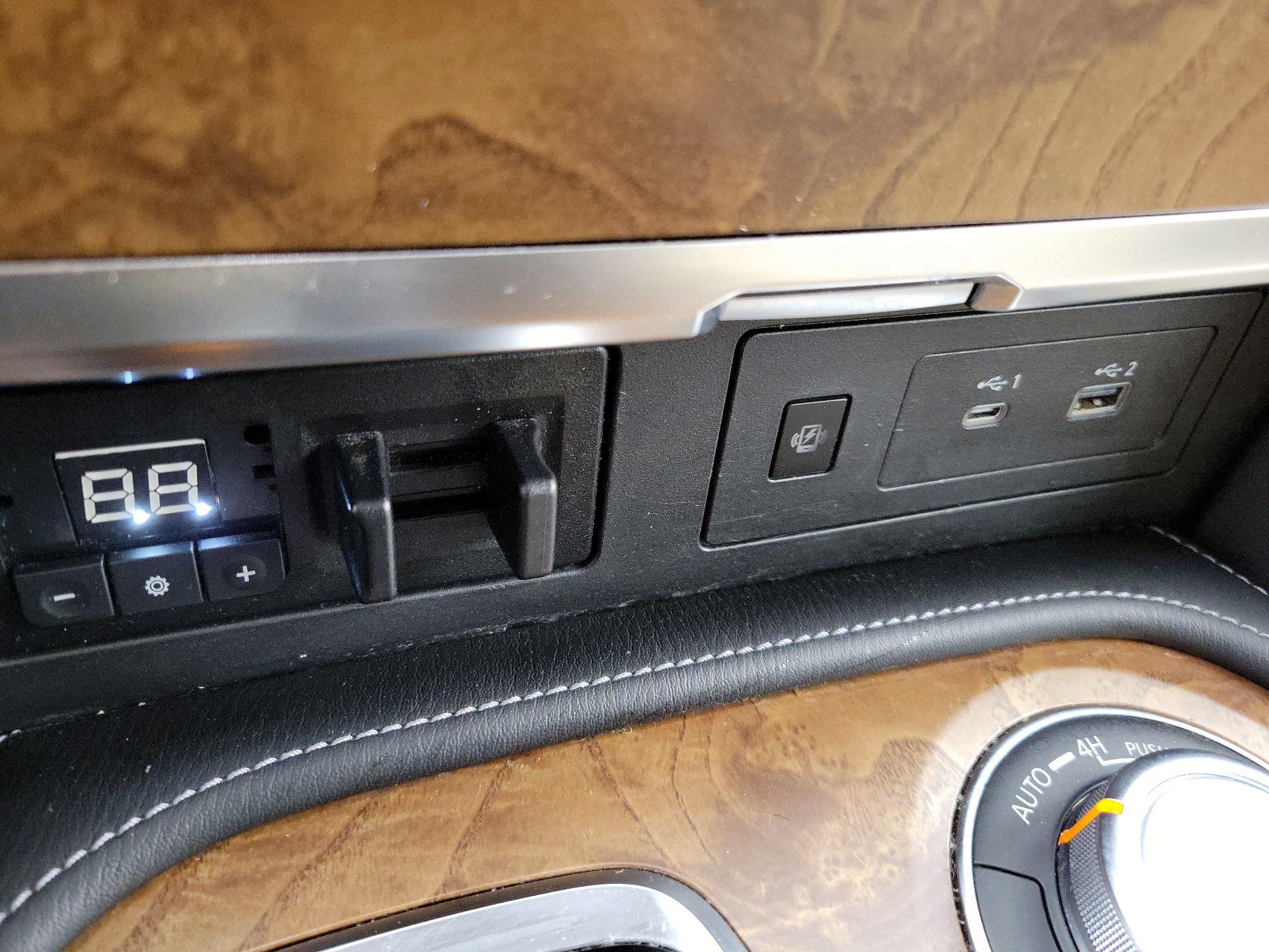 Thumbnail: 2021 Nissan Armada - 19