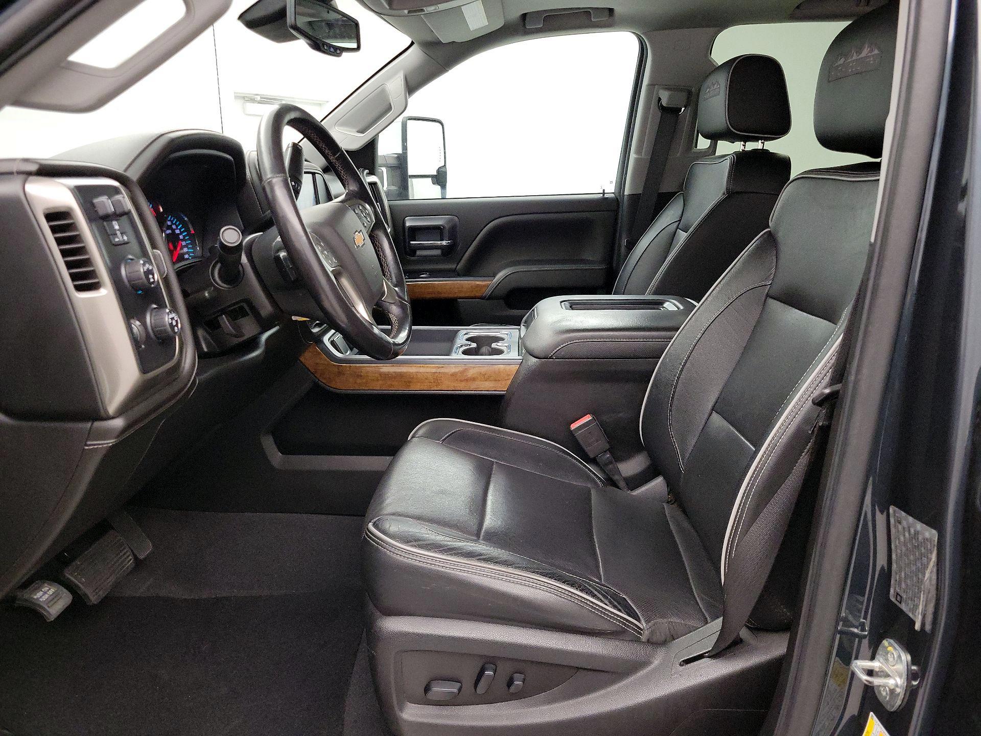 Thumbnail: 2019 Chevrolet Silverado 3500 - 11