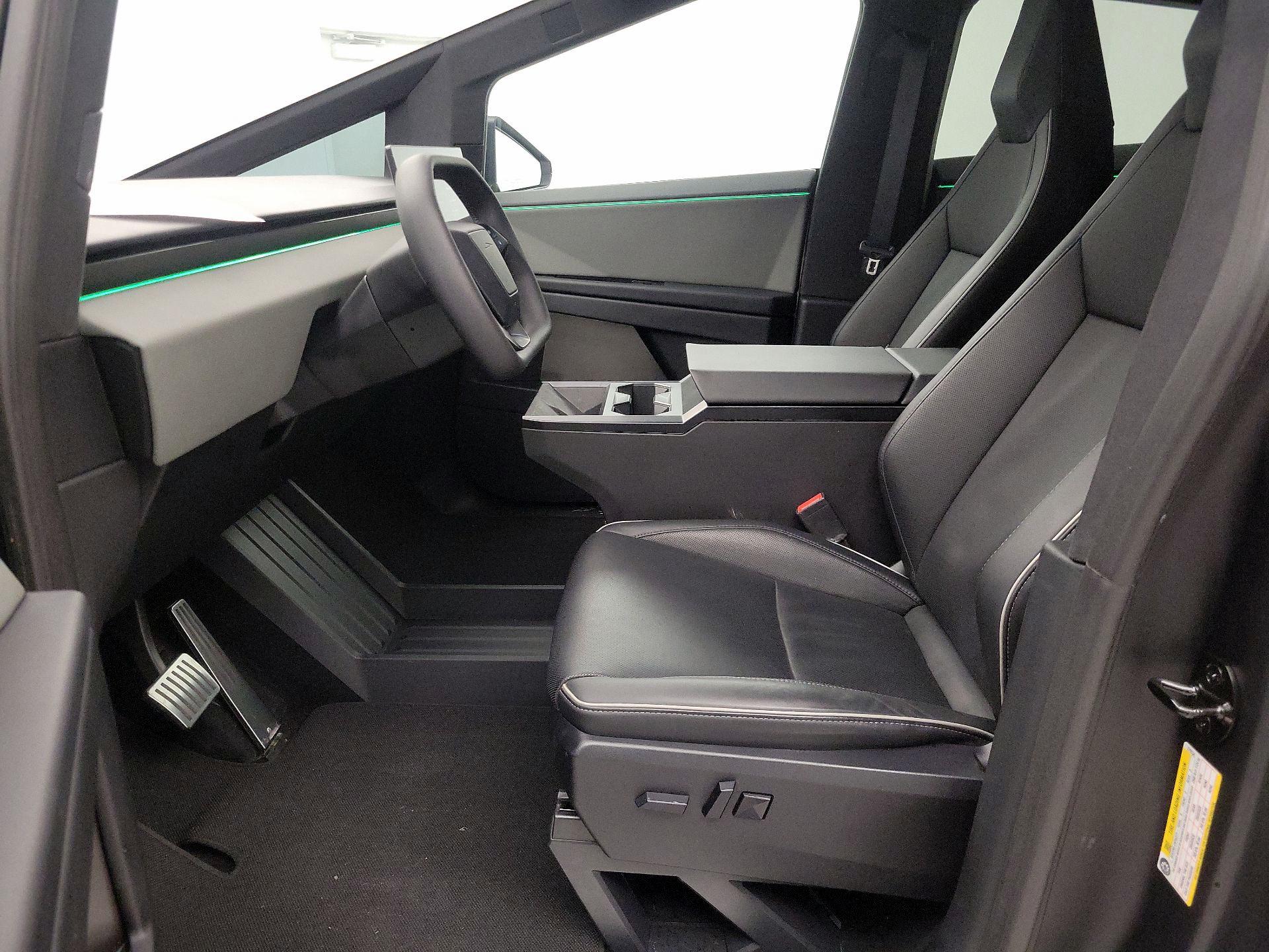 Thumbnail: 2025 Tesla Cybertruck - 11