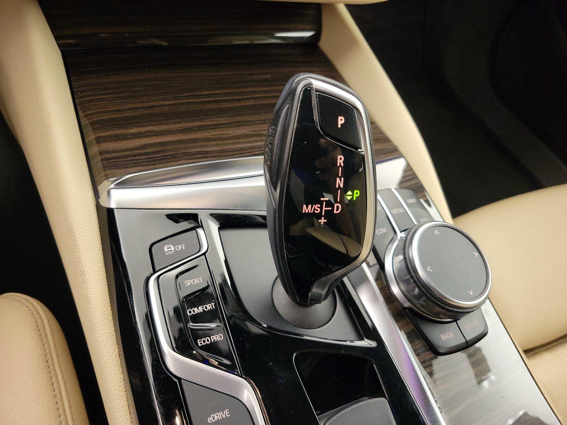 Thumbnail: 2018 BMW 5 Series - 18