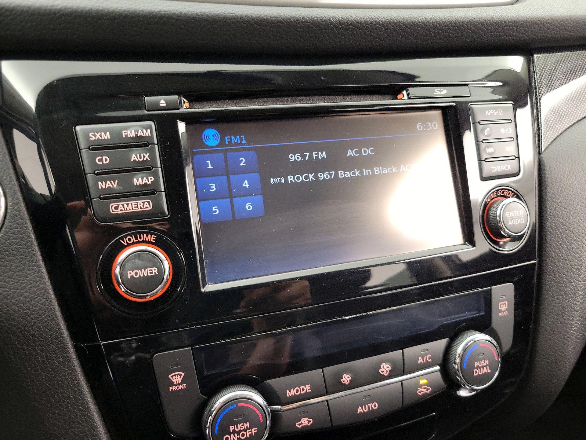 Thumbnail: 2016 Nissan Rogue - 16