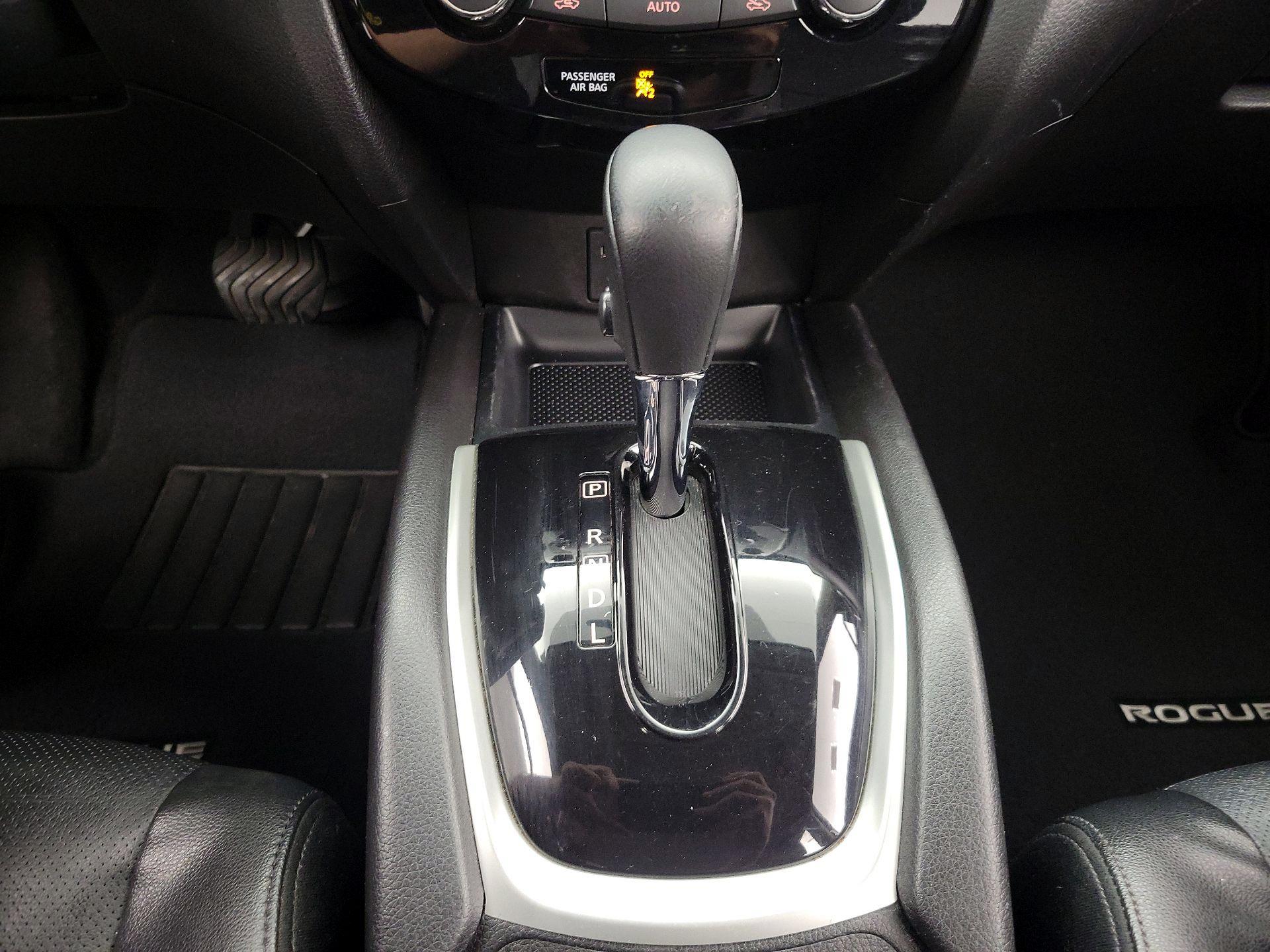 Thumbnail: 2016 Nissan Rogue - 18