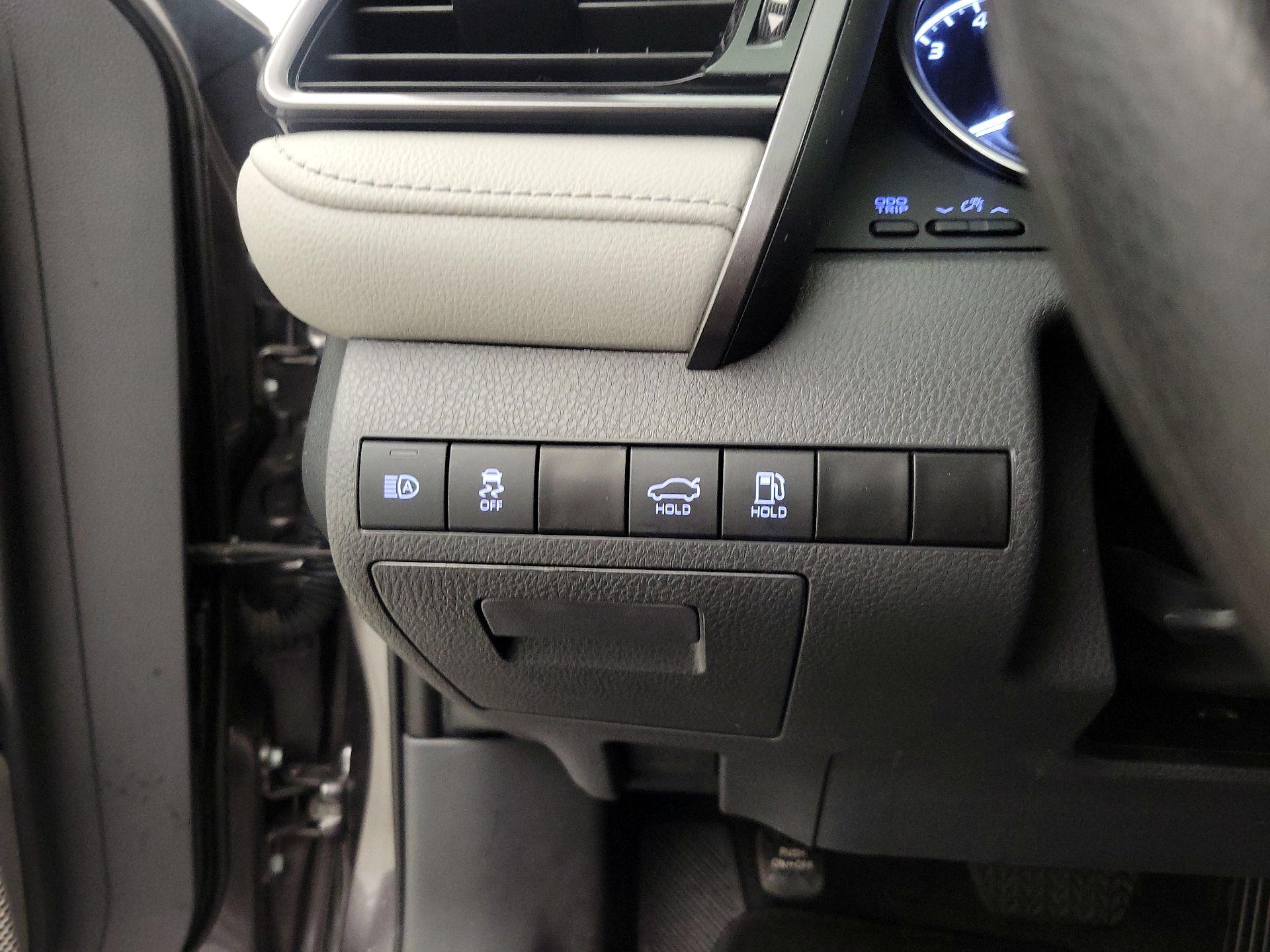 Thumbnail: 2023 Toyota Camry - 13