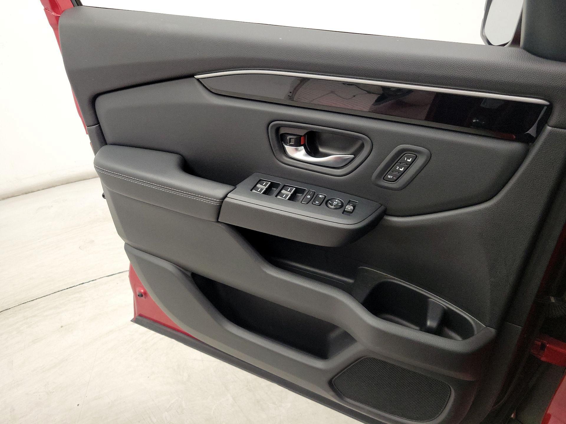 Thumbnail: 2023 Honda Pilot - 12