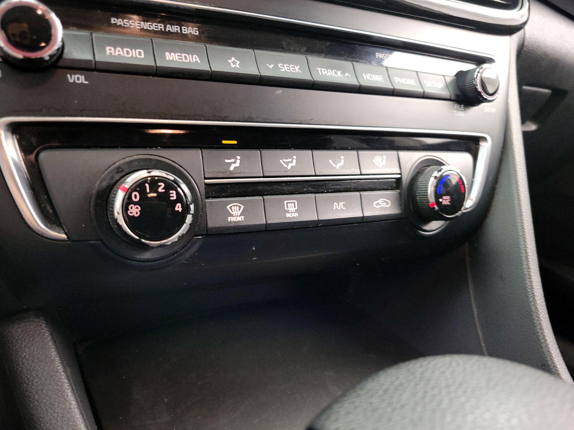 Thumbnail: 2019 Kia Optima - 16