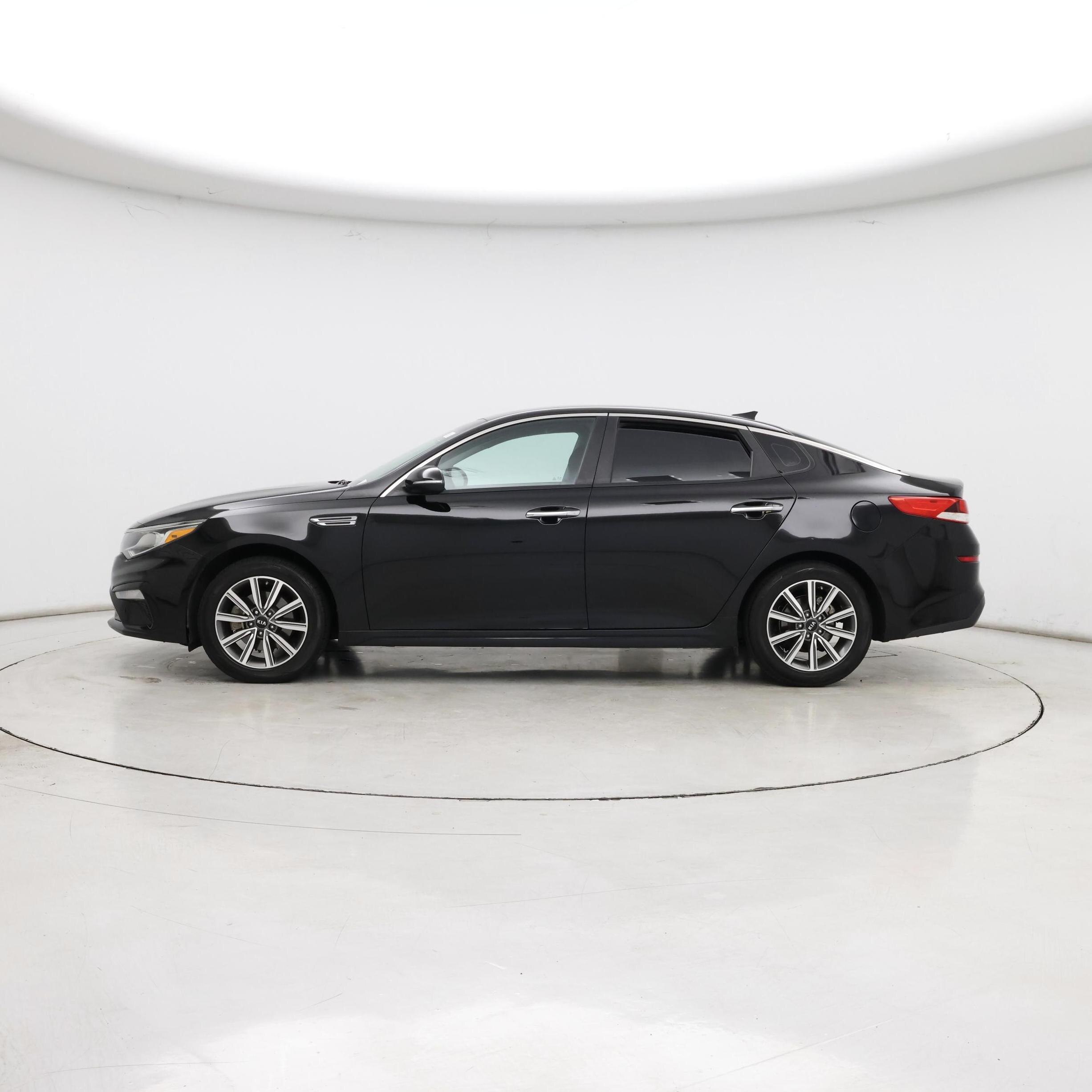 Thumbnail: 2019 Kia Optima - 3