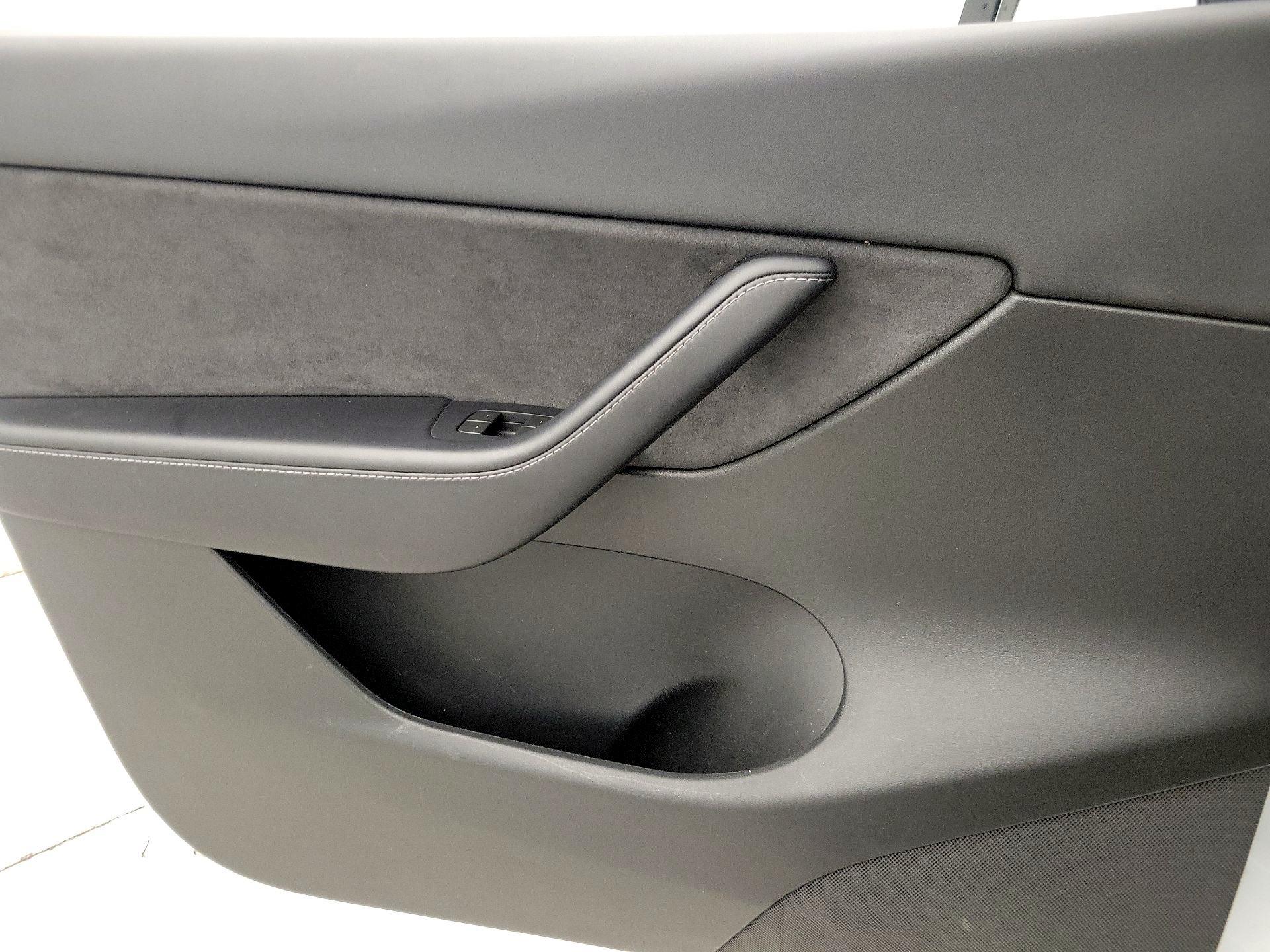 Thumbnail: 2022 Tesla Model Y - 12