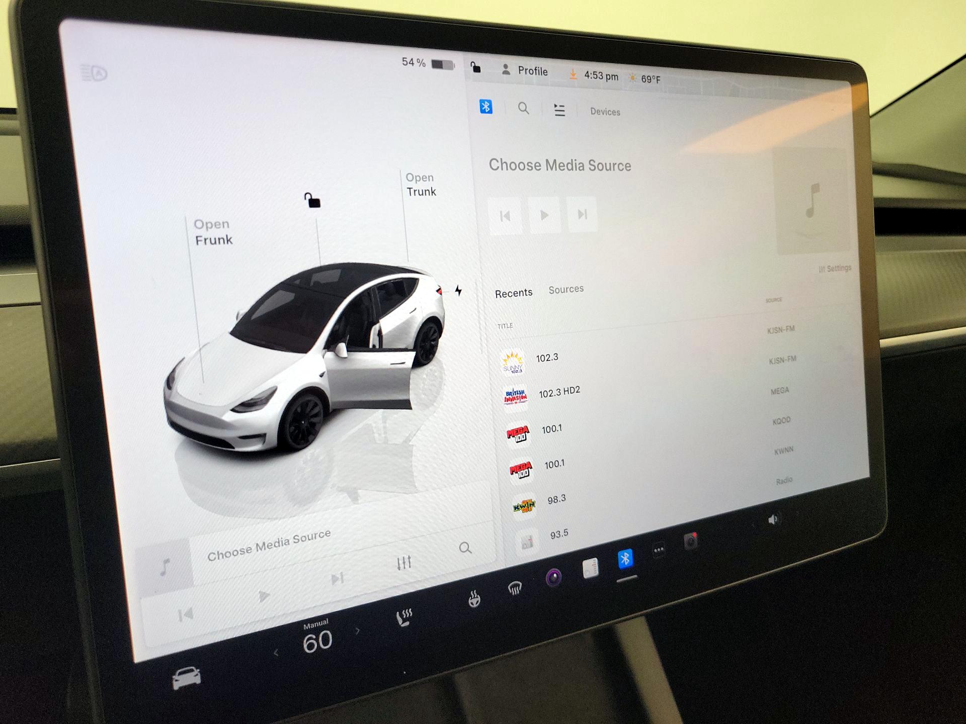 Thumbnail: 2022 Tesla Model Y - 15