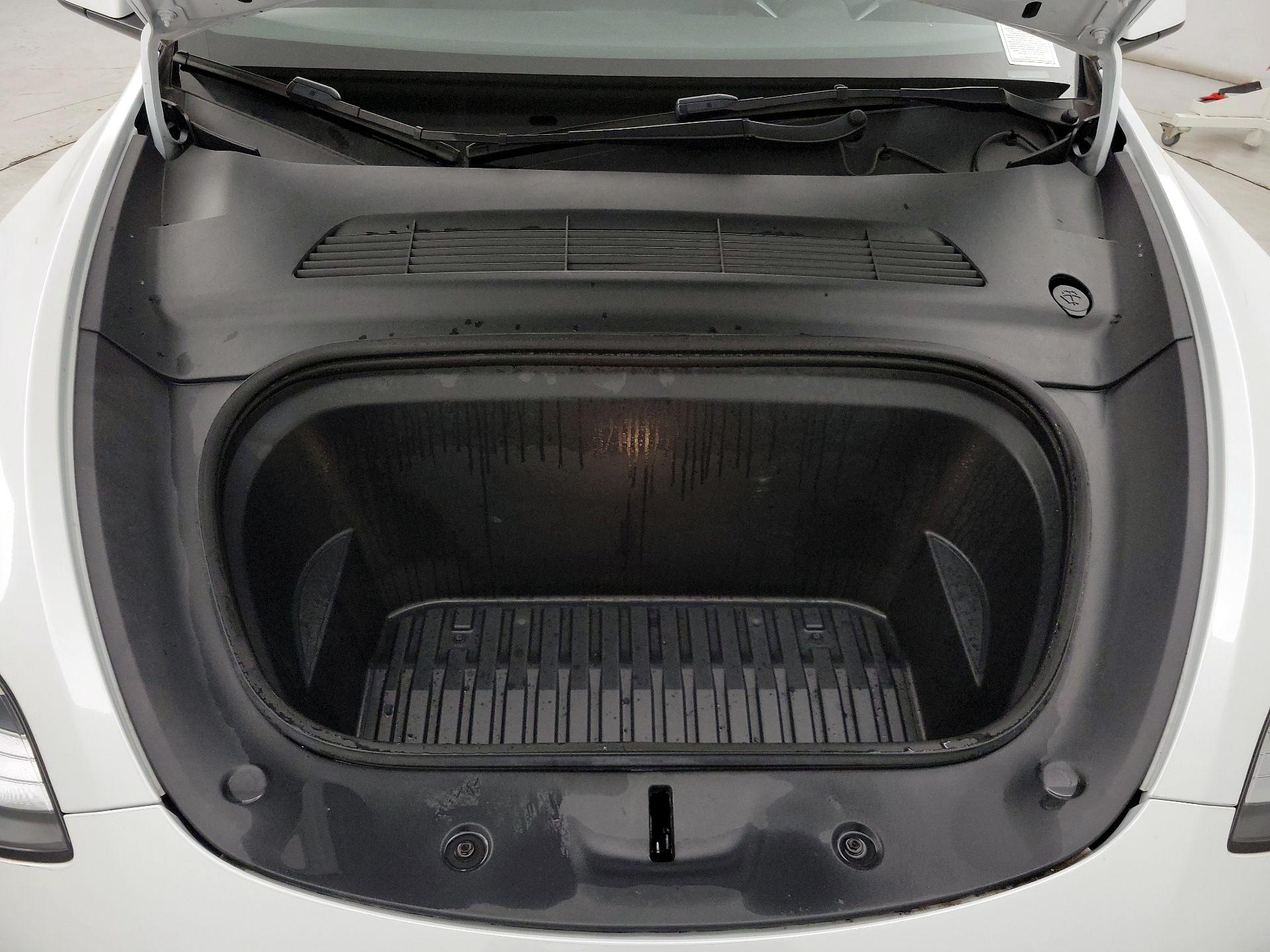 Thumbnail: 2022 Tesla Model Y - 20