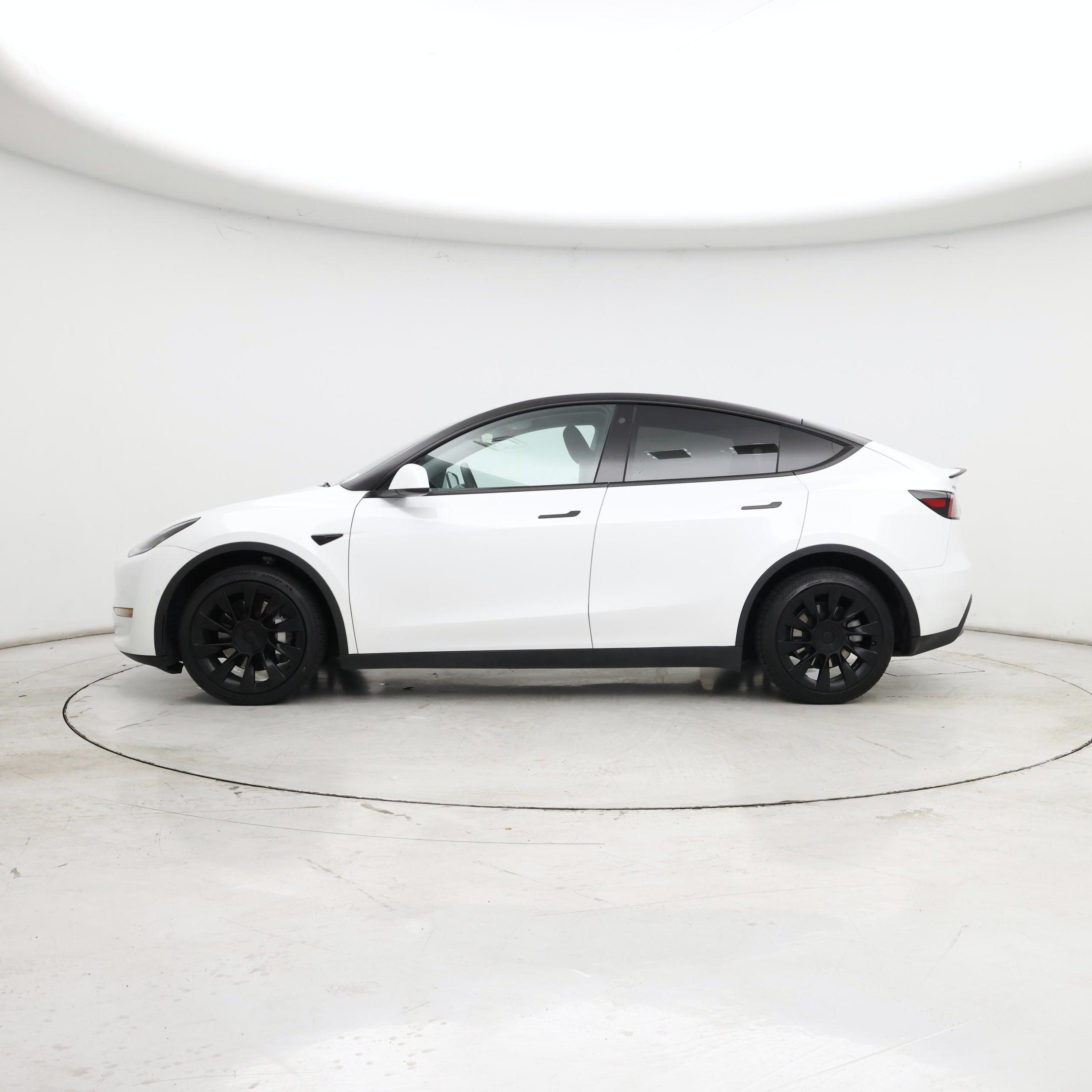 Thumbnail: 2022 Tesla Model Y - 3