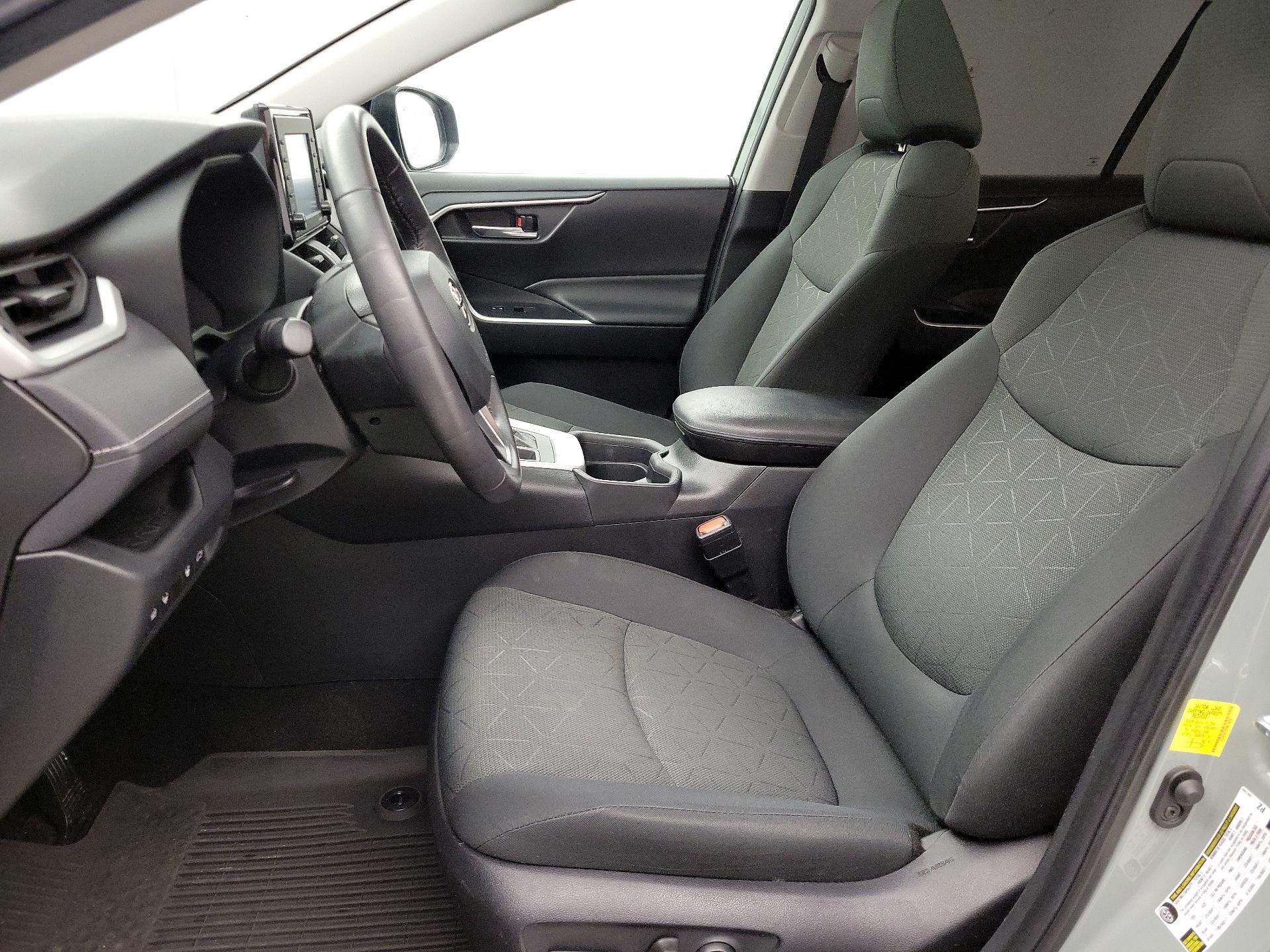 Thumbnail: 2021 Toyota RAV4 - 11