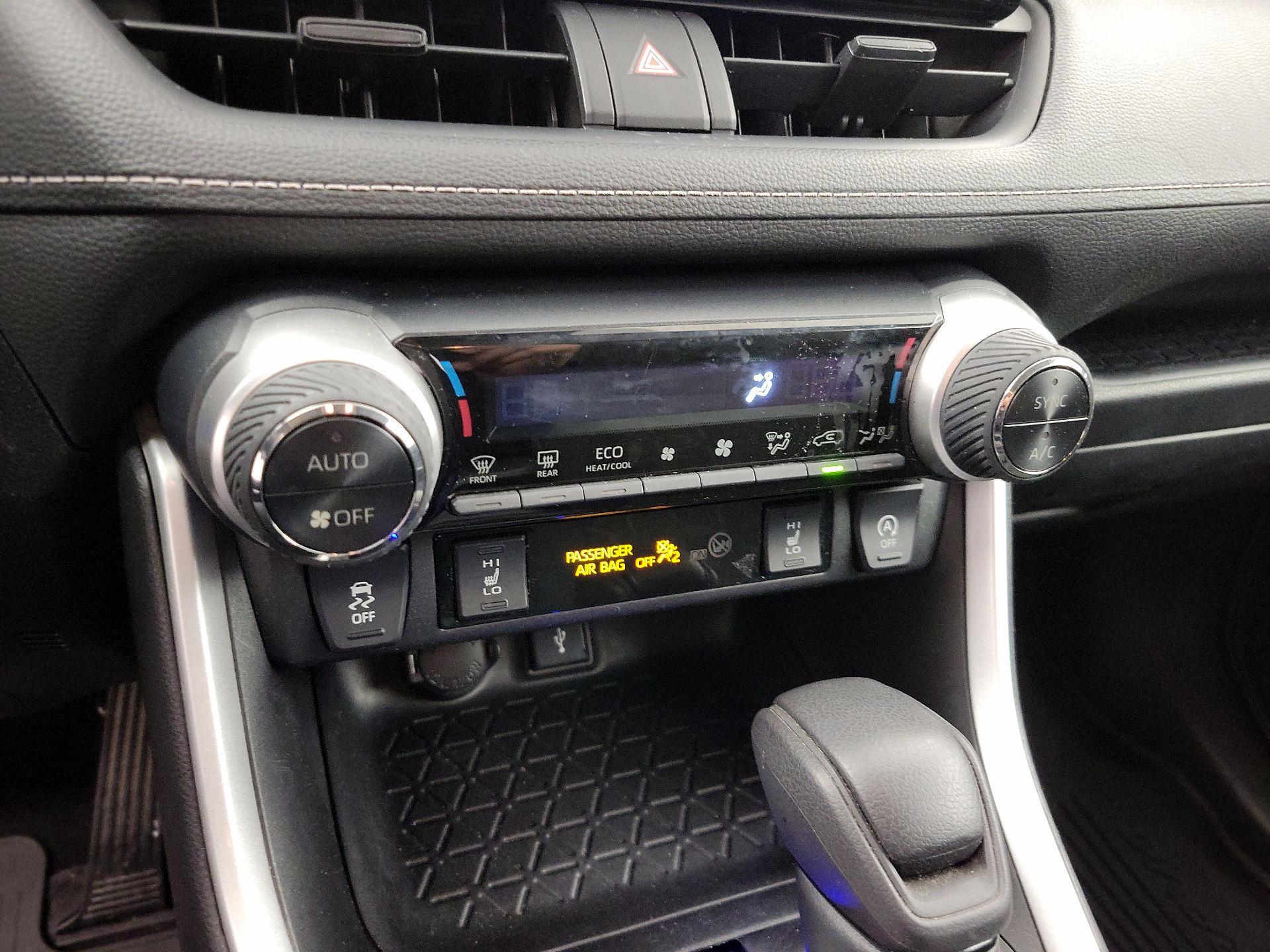 Thumbnail: 2021 Toyota RAV4 - 16