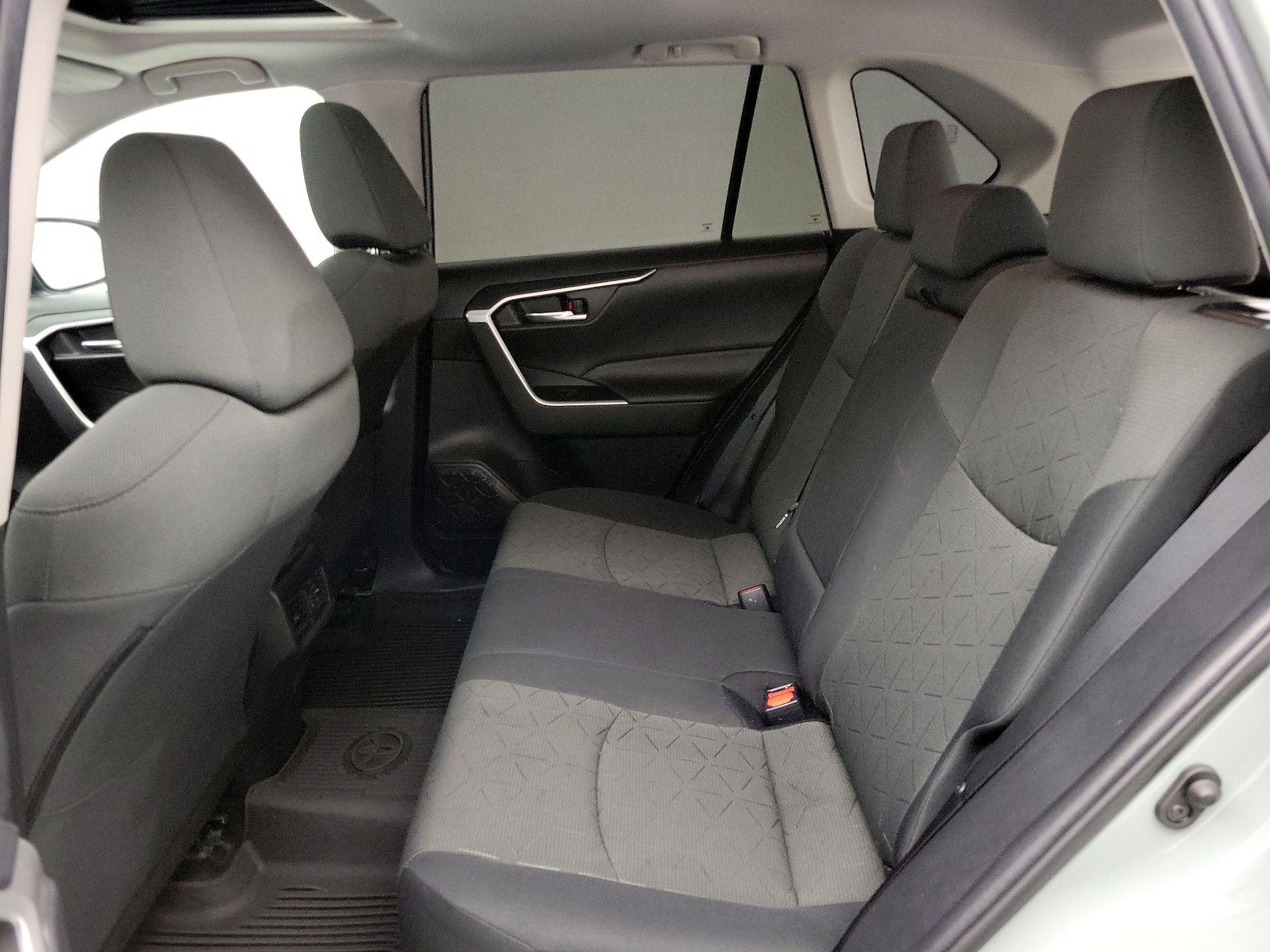 Thumbnail: 2021 Toyota RAV4 - 20