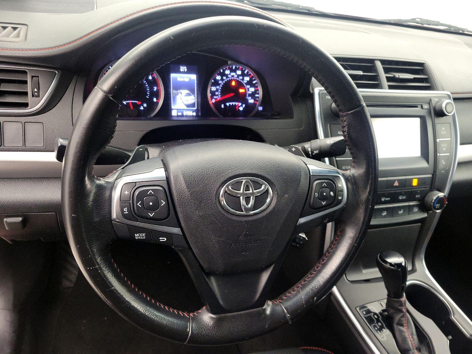 Thumbnail: 2016 Toyota Camry - 10