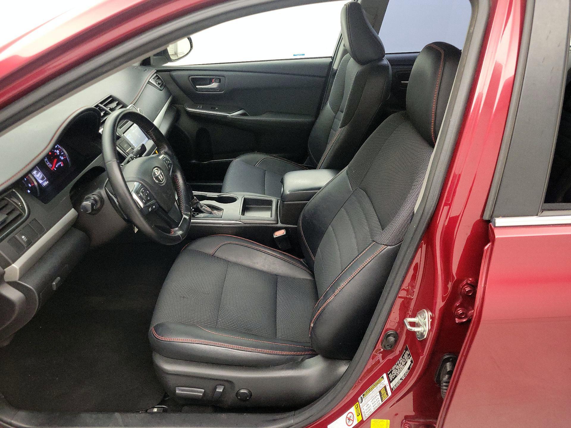 Thumbnail: 2016 Toyota Camry - 11