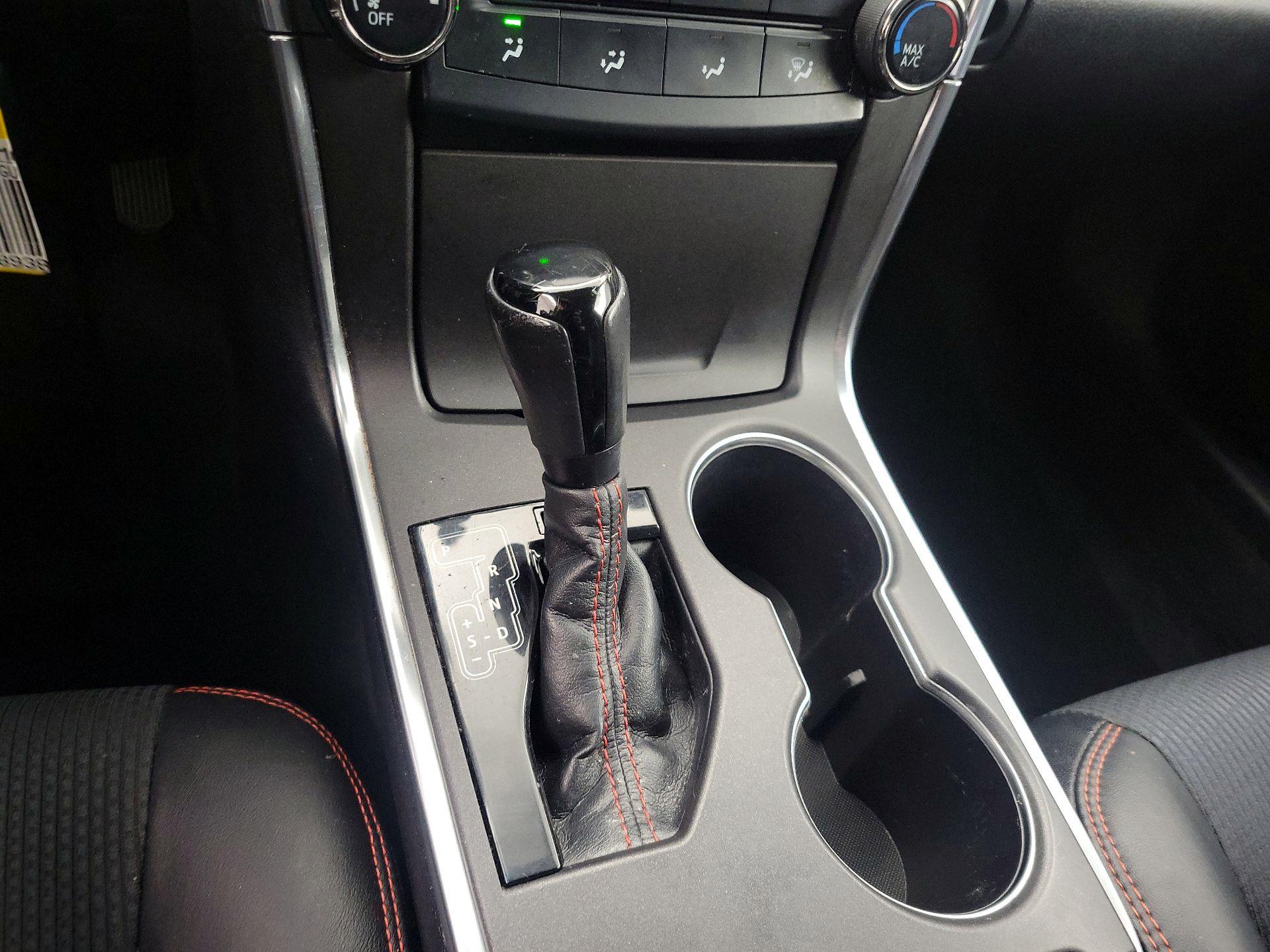 Thumbnail: 2016 Toyota Camry - 17