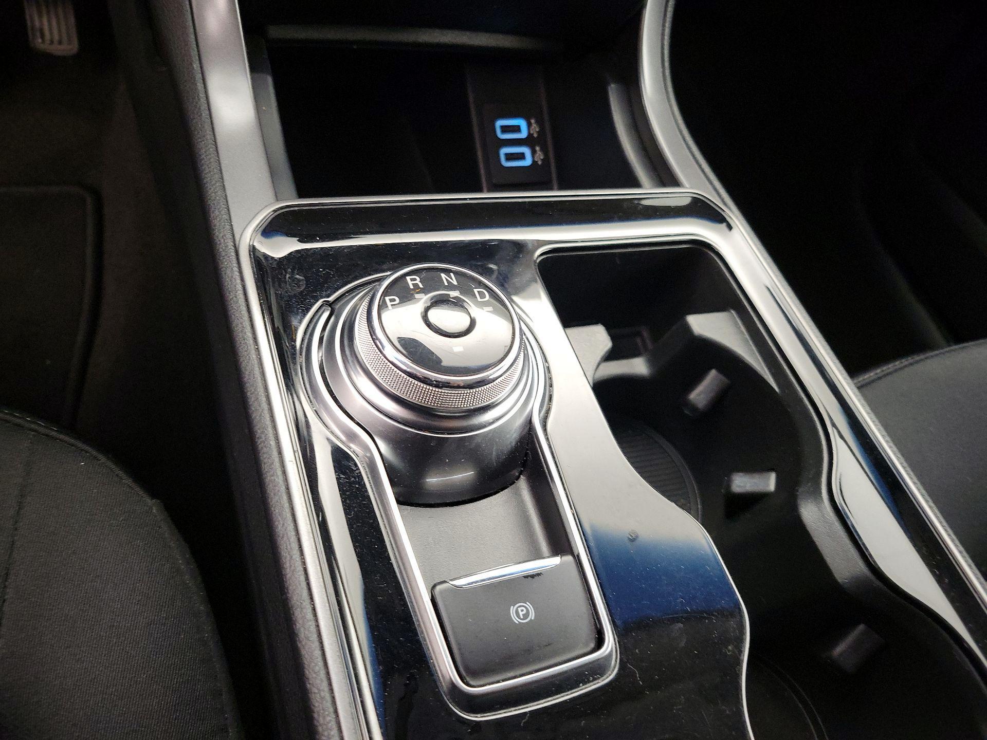 Thumbnail: 2020 Ford Edge - 17
