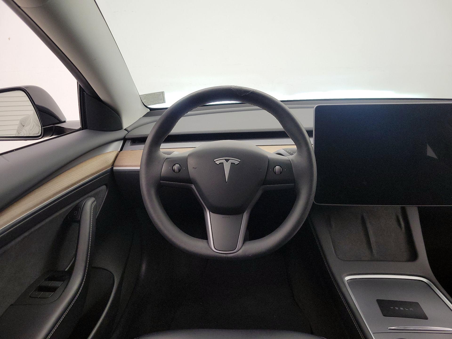 Thumbnail: 2023 Tesla Model 3 - 10