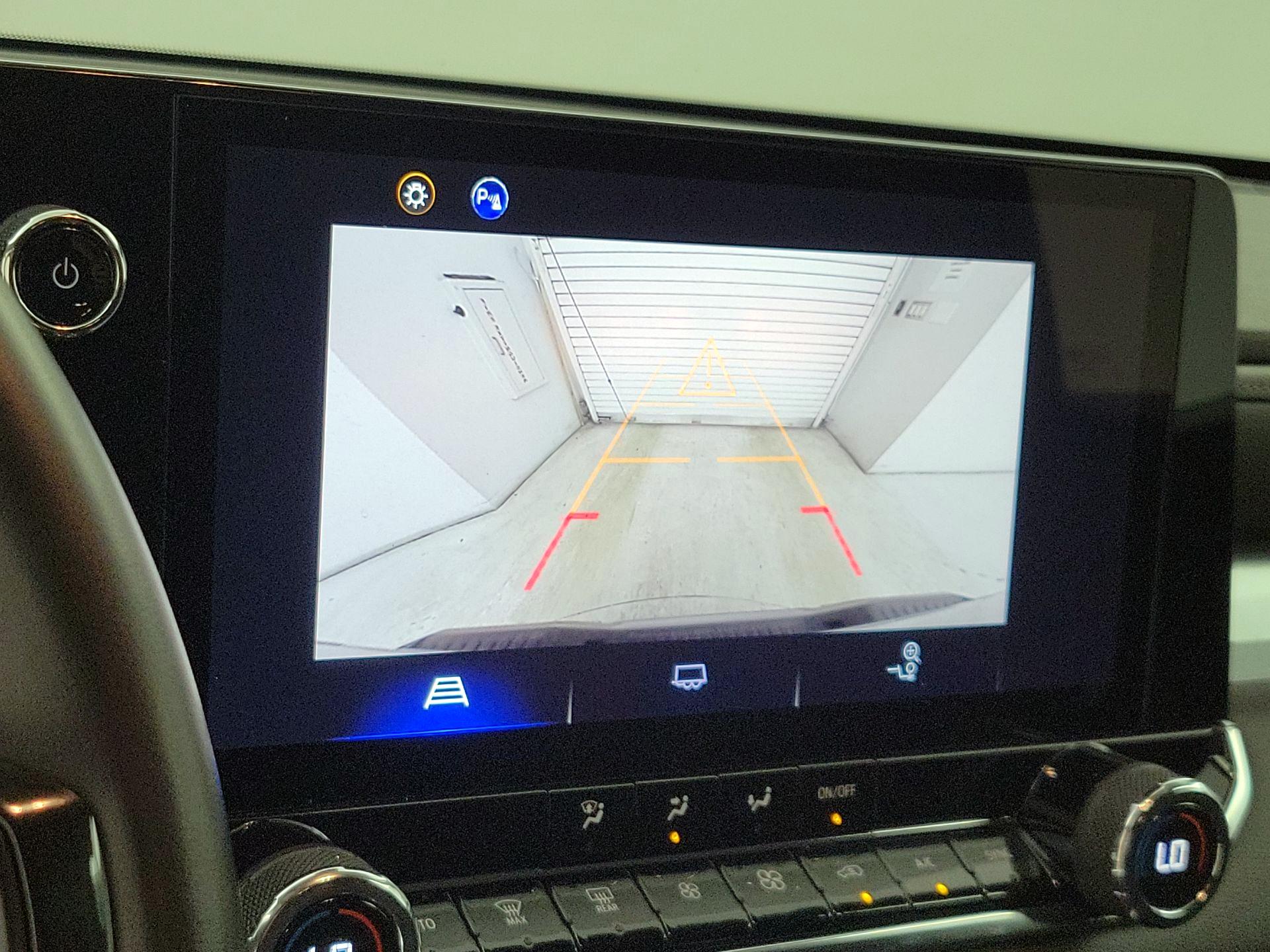 Thumbnail: 2023 Chevrolet Colorado - 14