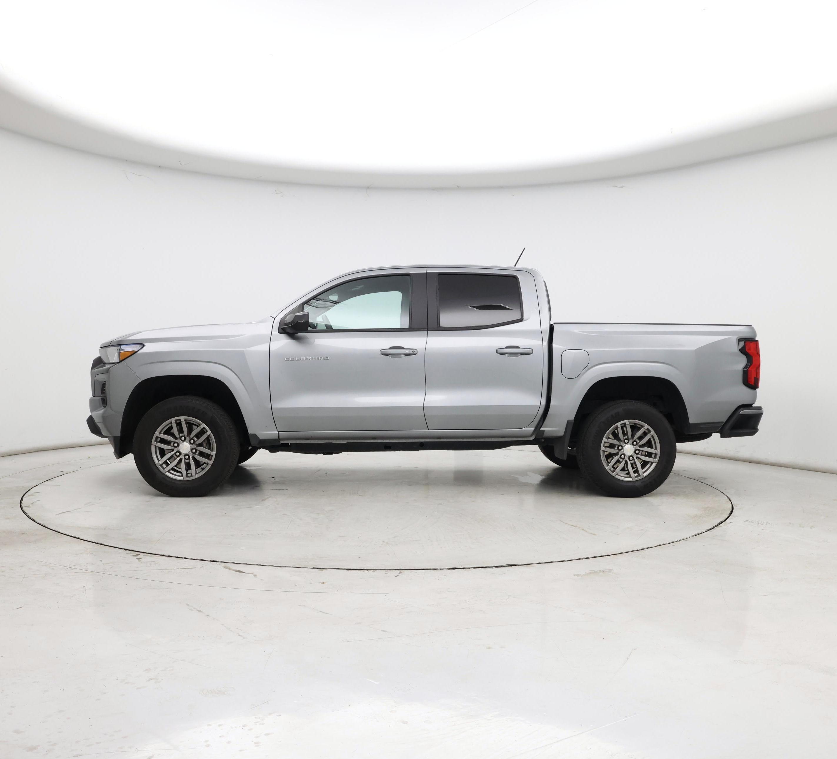 Thumbnail: 2023 Chevrolet Colorado - 3