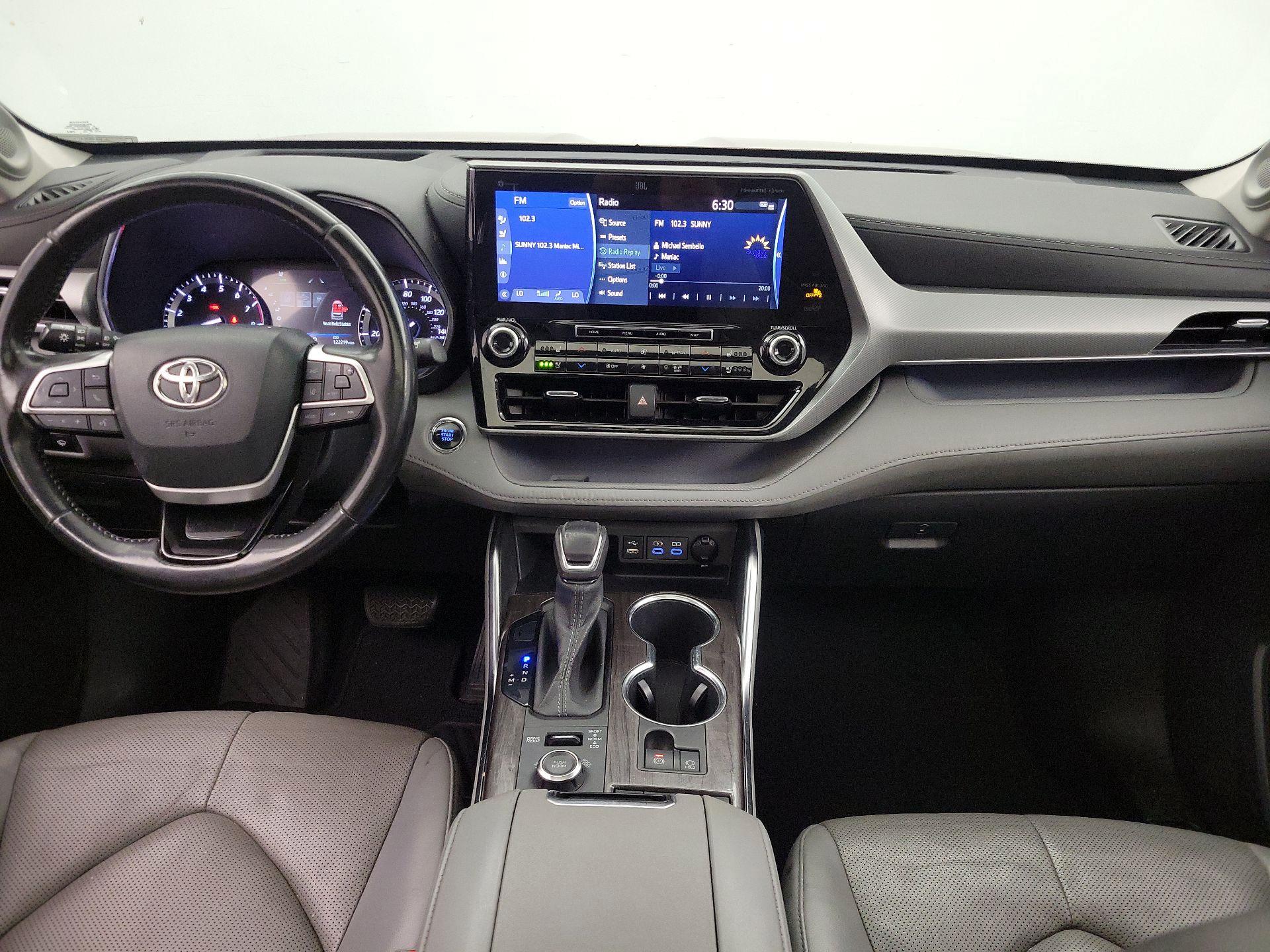 Thumbnail: 2022 Toyota Highlander - 9