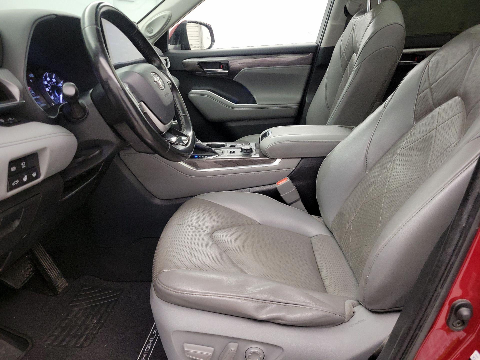 Thumbnail: 2022 Toyota Highlander - 11