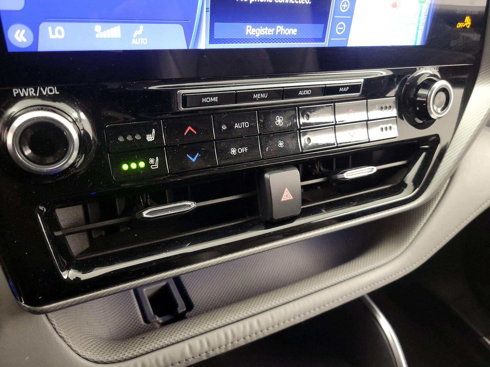 Thumbnail: 2022 Toyota Highlander - 16