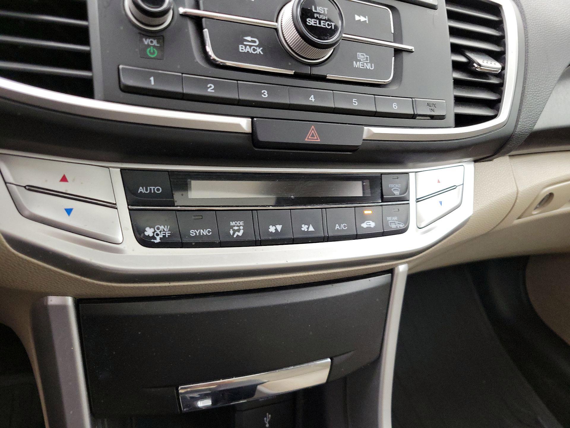 Thumbnail: 2015 Honda Accord - 16