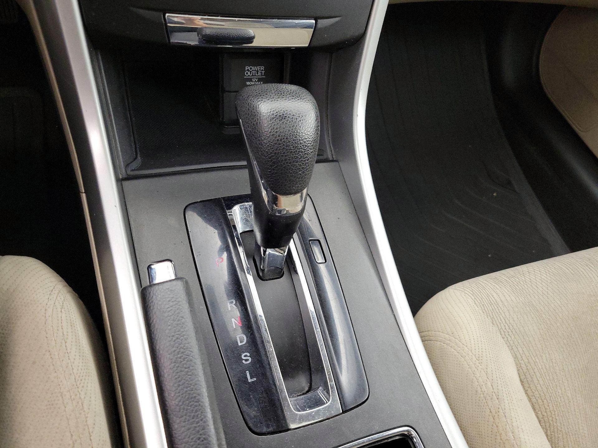 Thumbnail: 2015 Honda Accord - 17