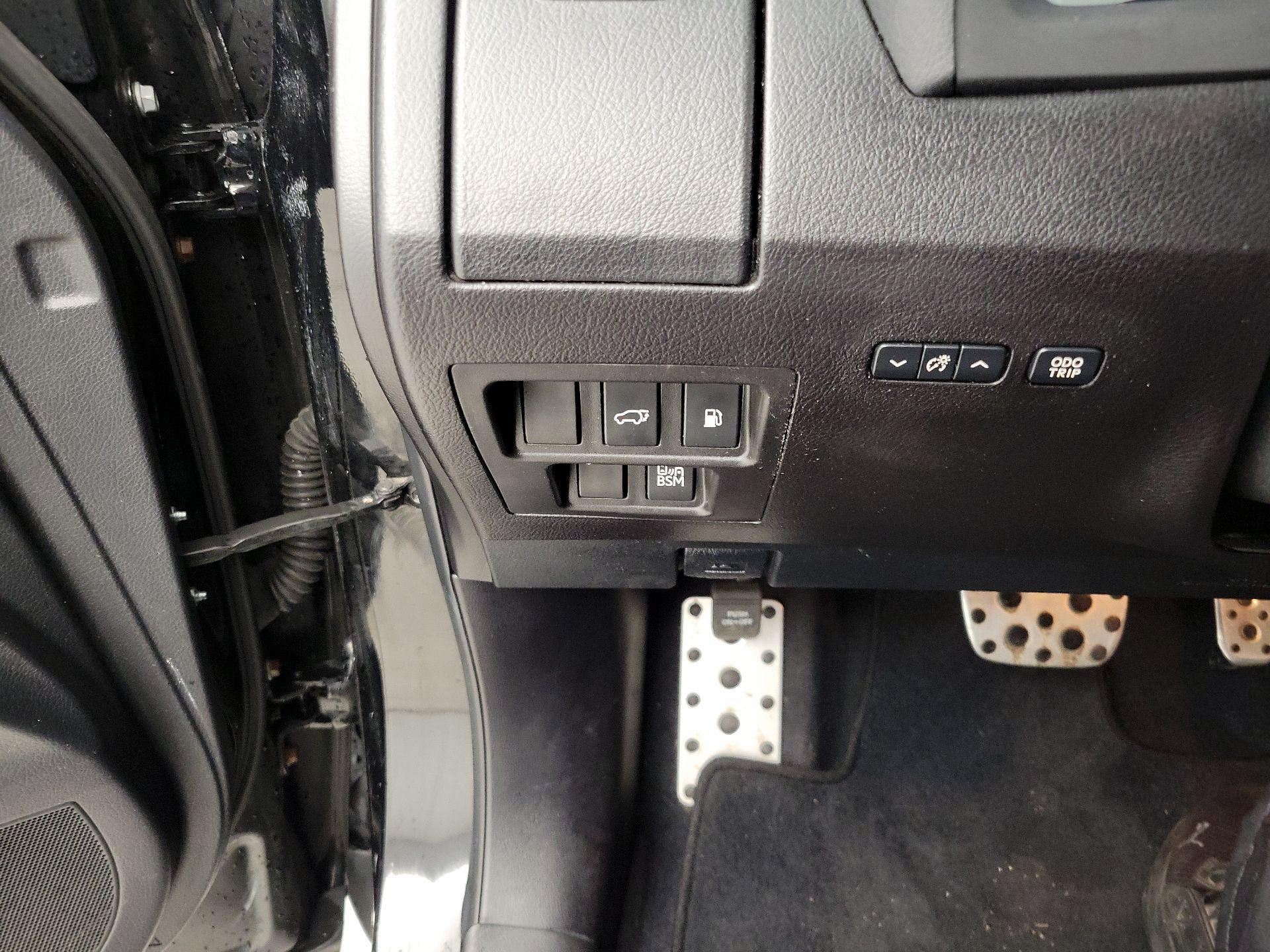 Thumbnail: 2015 Lexus RX - 13