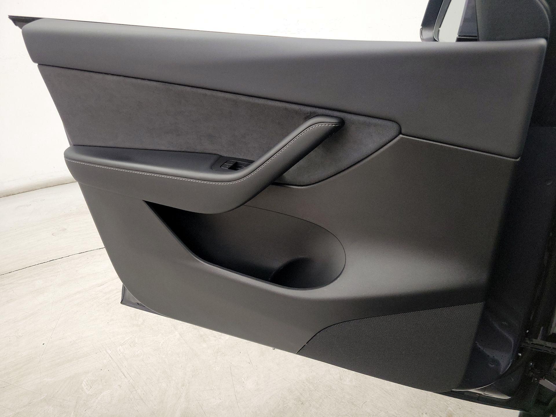 Thumbnail: 2022 Tesla Model Y - 12