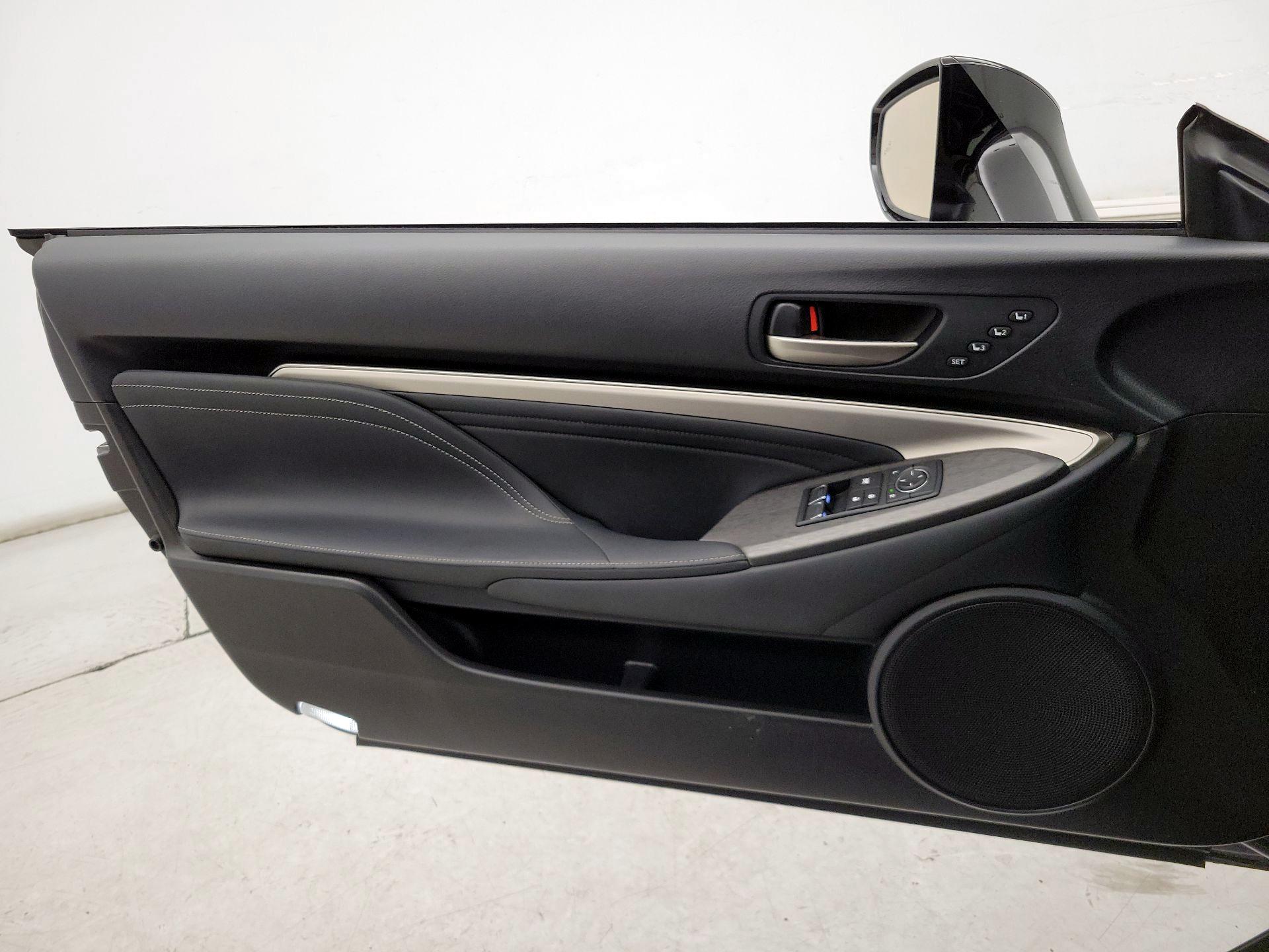 Thumbnail: 2020 Lexus RC - 12