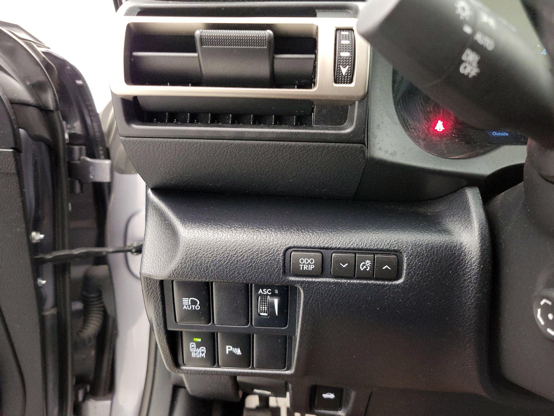 Thumbnail: 2020 Lexus RC - 13