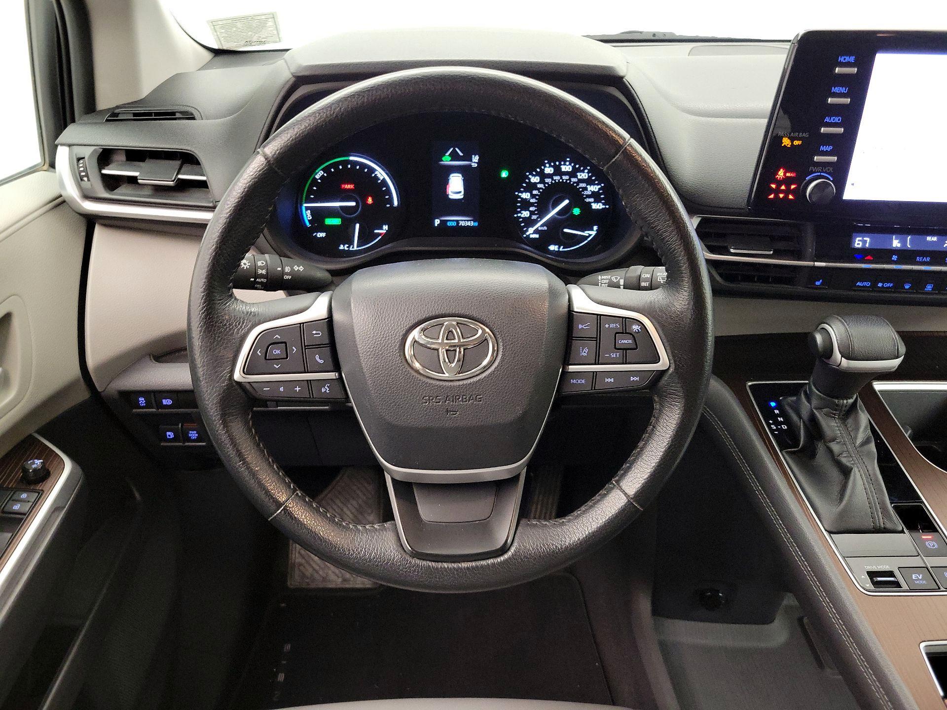 Thumbnail: 2022 Toyota Sienna - 10