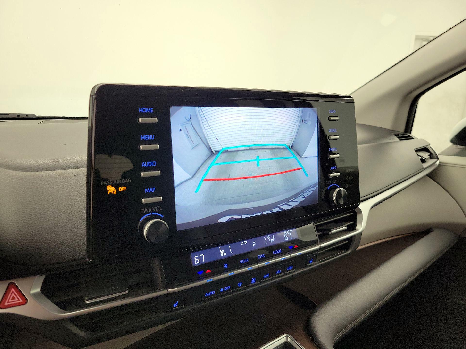 Thumbnail: 2022 Toyota Sienna - 14