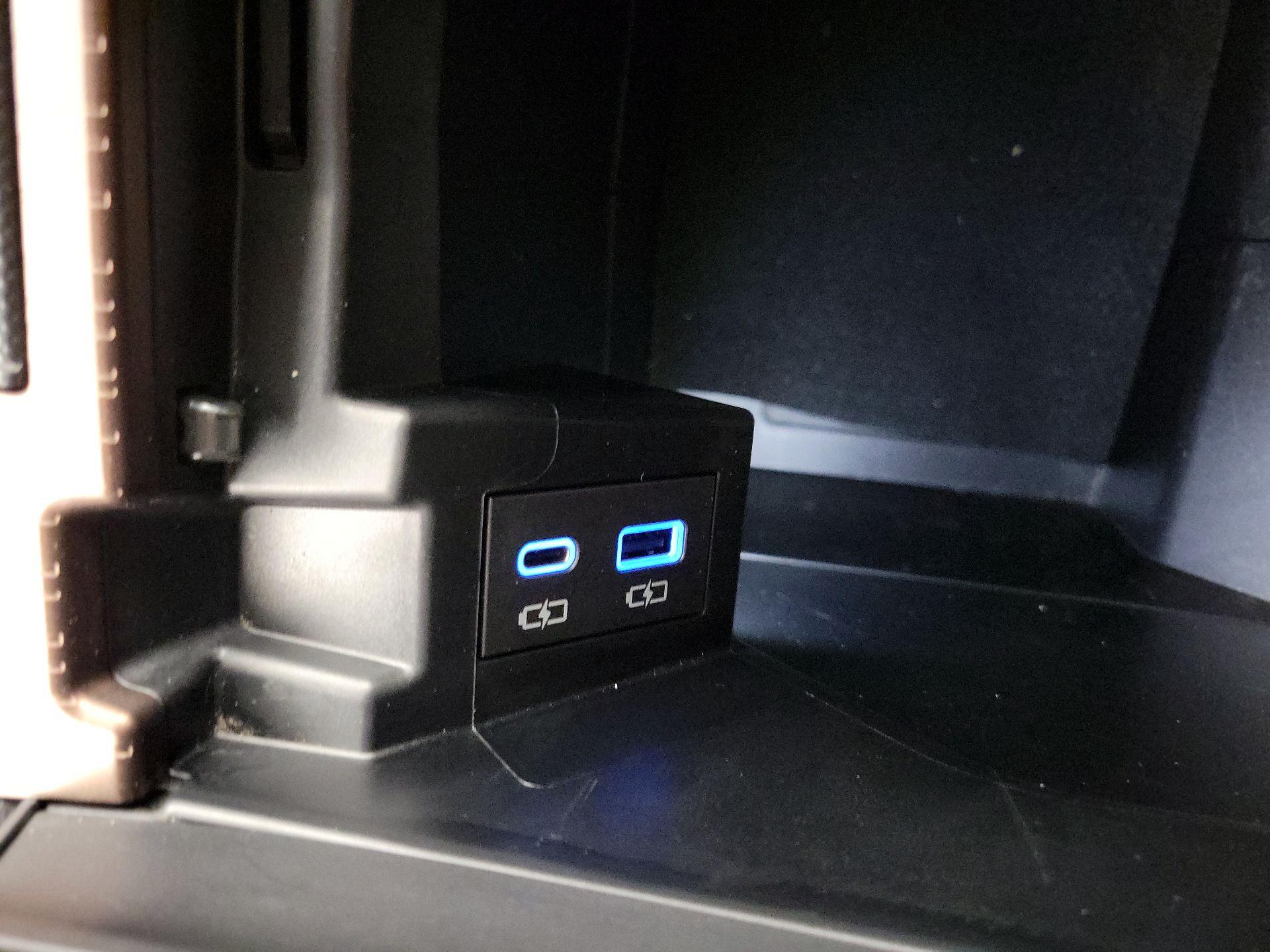 Thumbnail: 2022 Toyota Sienna - 18