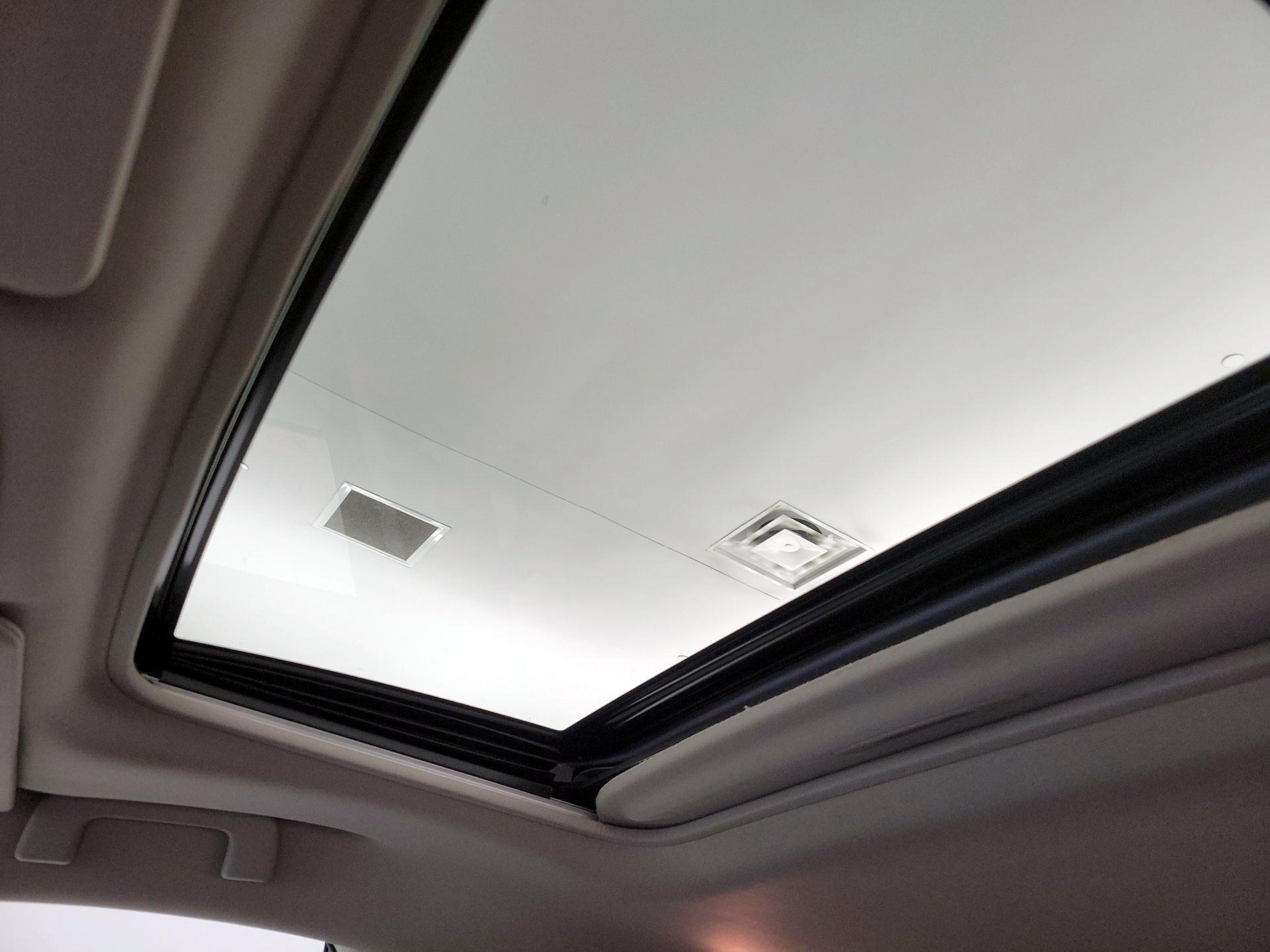 Thumbnail: 2022 Toyota Sienna - 19