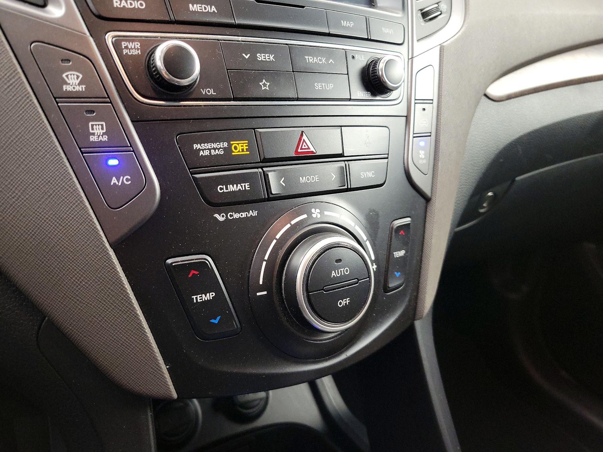 Thumbnail: 2019 Hyundai Santa Fe - 17