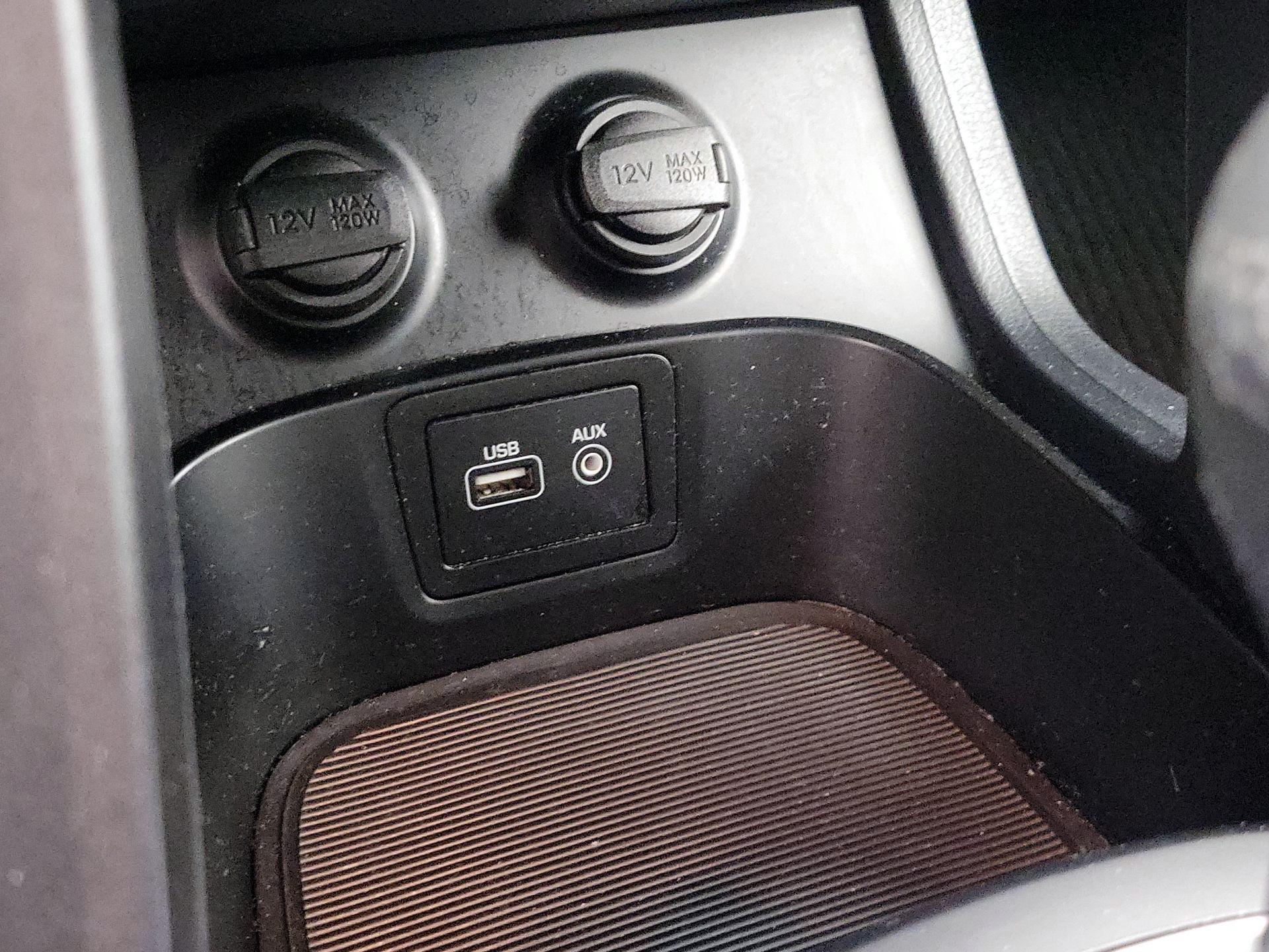 Thumbnail: 2019 Hyundai Santa Fe - 19