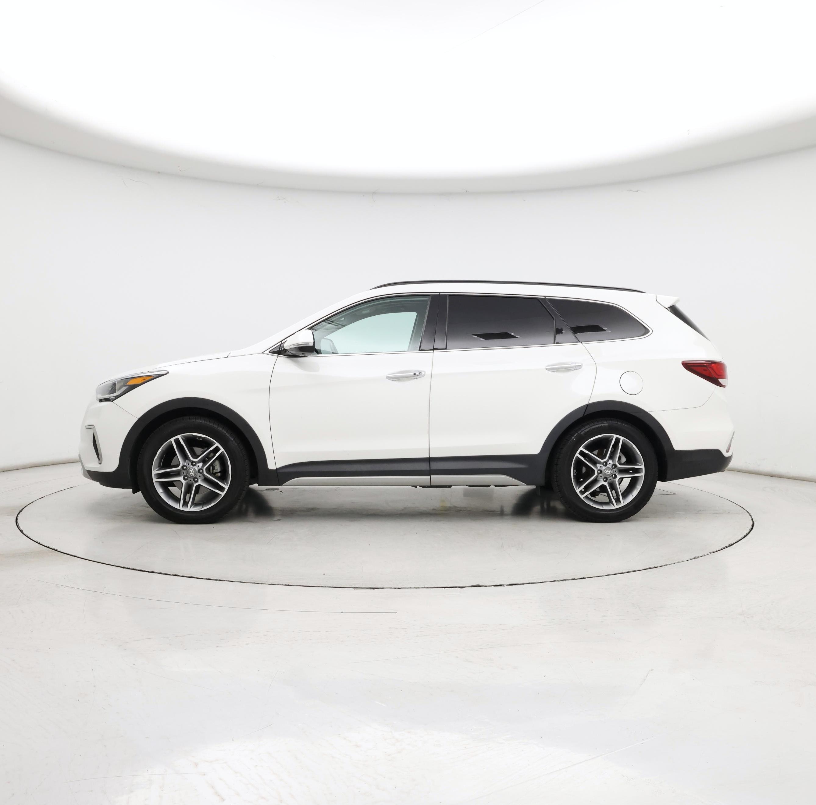 Thumbnail: 2019 Hyundai Santa Fe - 3