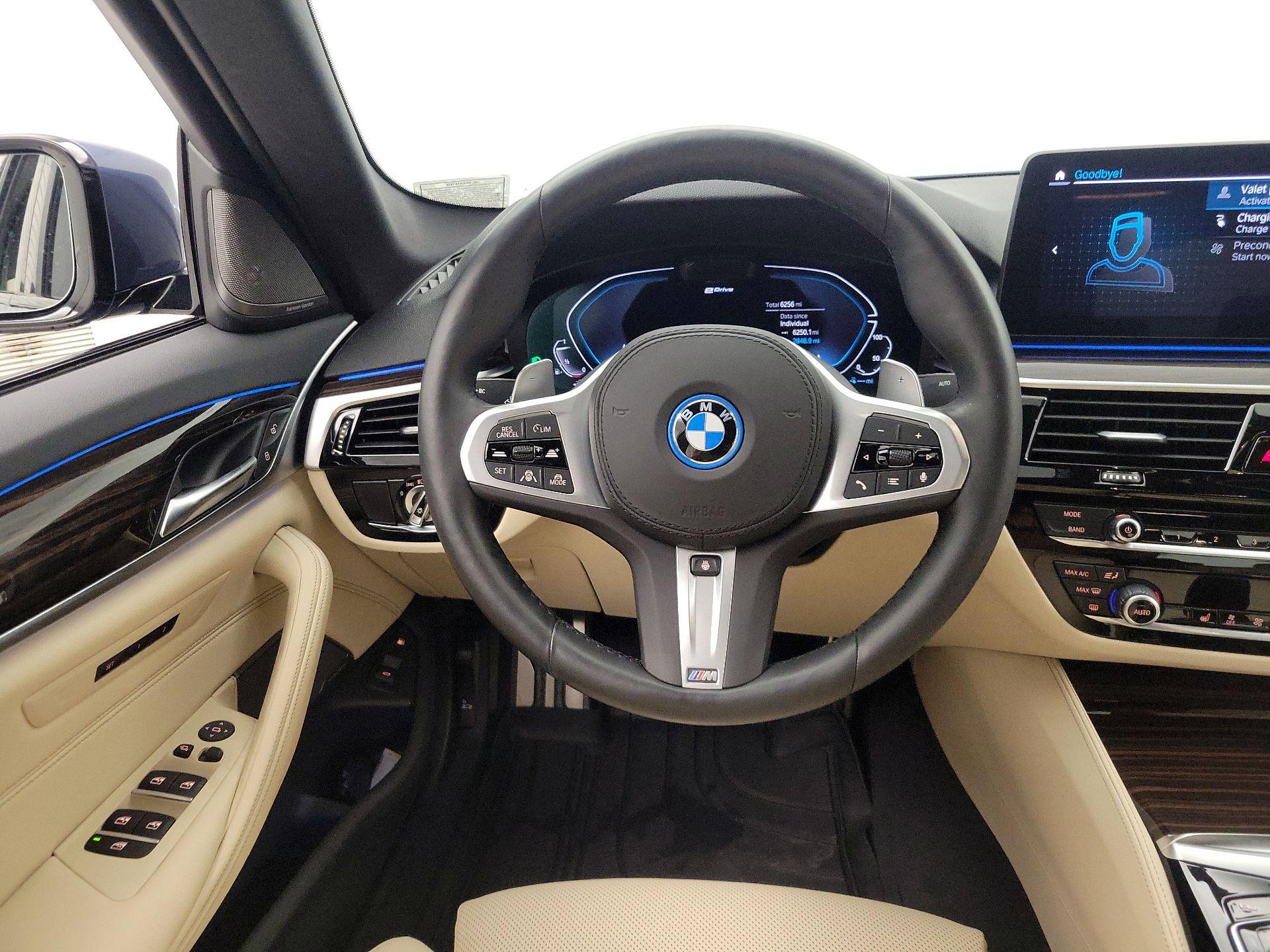 Thumbnail: 2023 BMW 5 Series - 10