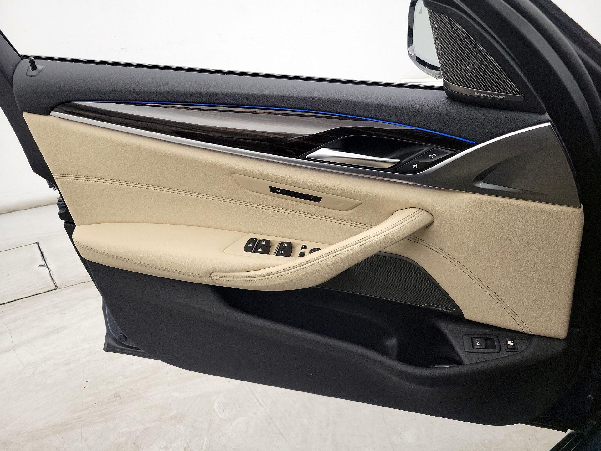 Thumbnail: 2023 BMW 5 Series - 12