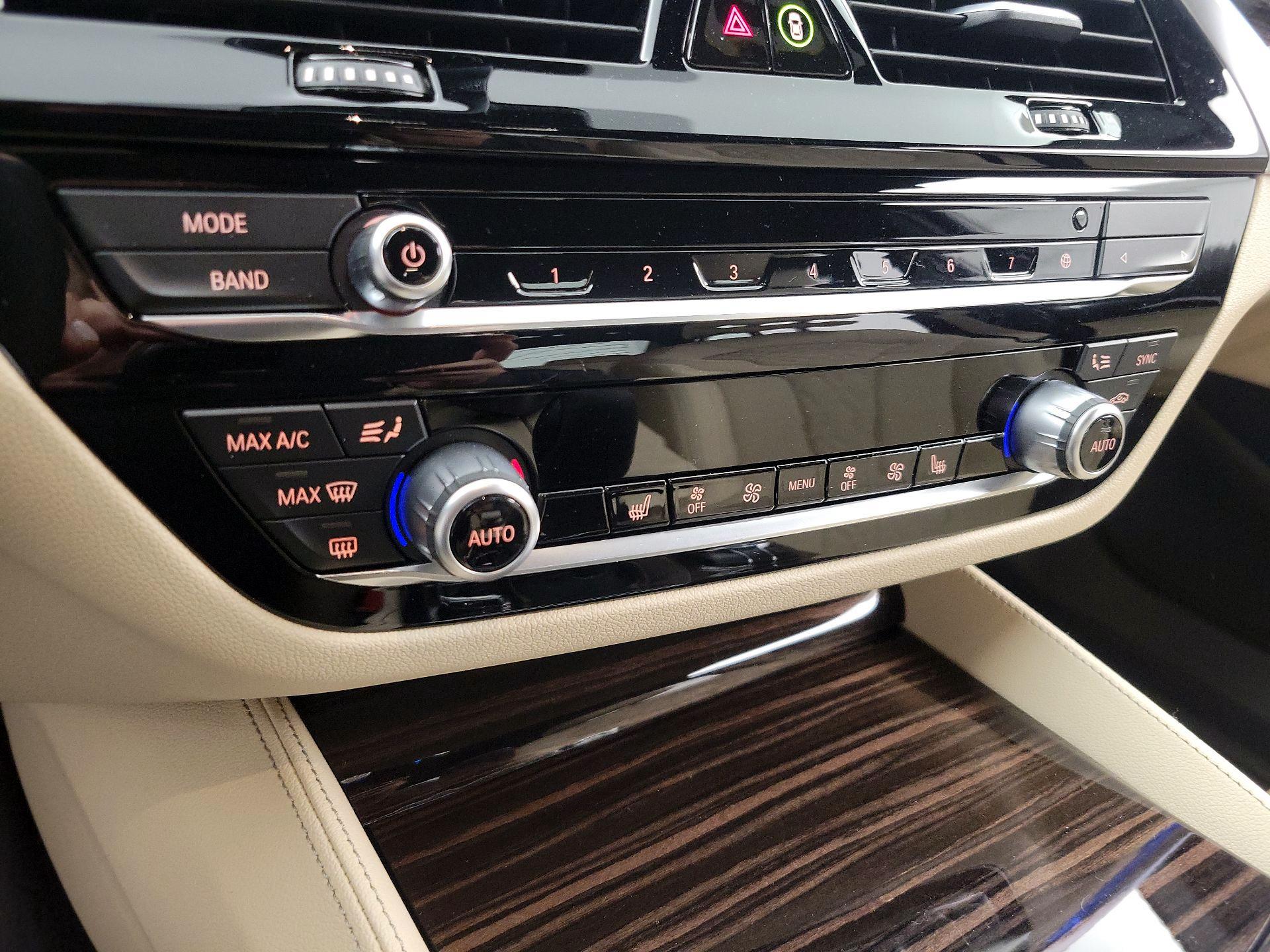 Thumbnail: 2023 BMW 5 Series - 17