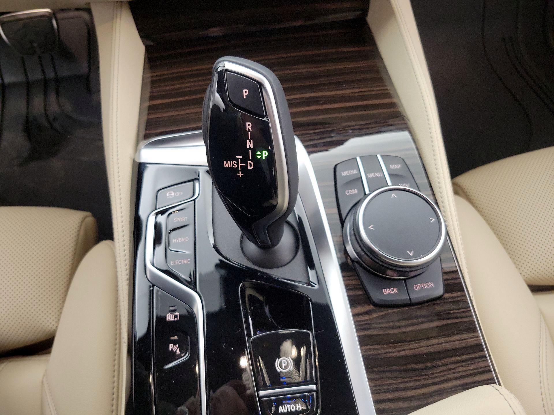 Thumbnail: 2023 BMW 5 Series - 18